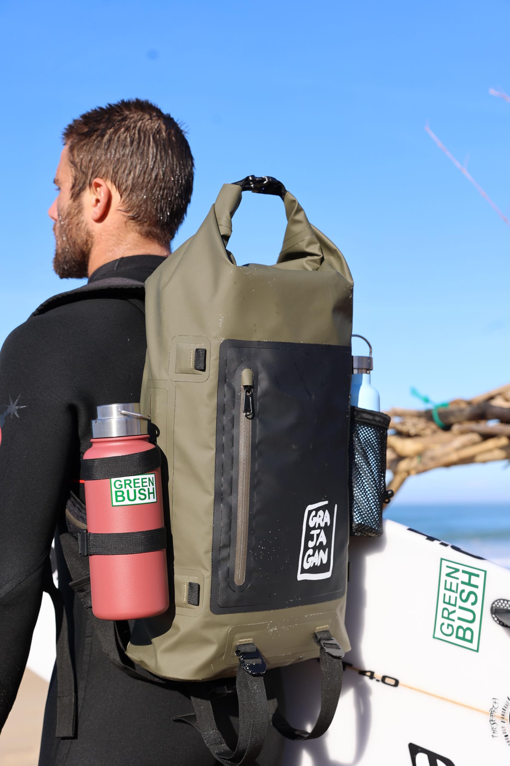 GRAJAGAN sac à dos sport surf 30 L, noir kaki, grand compartiment, poche zippée avant, usage quotidien et activités outdoor
