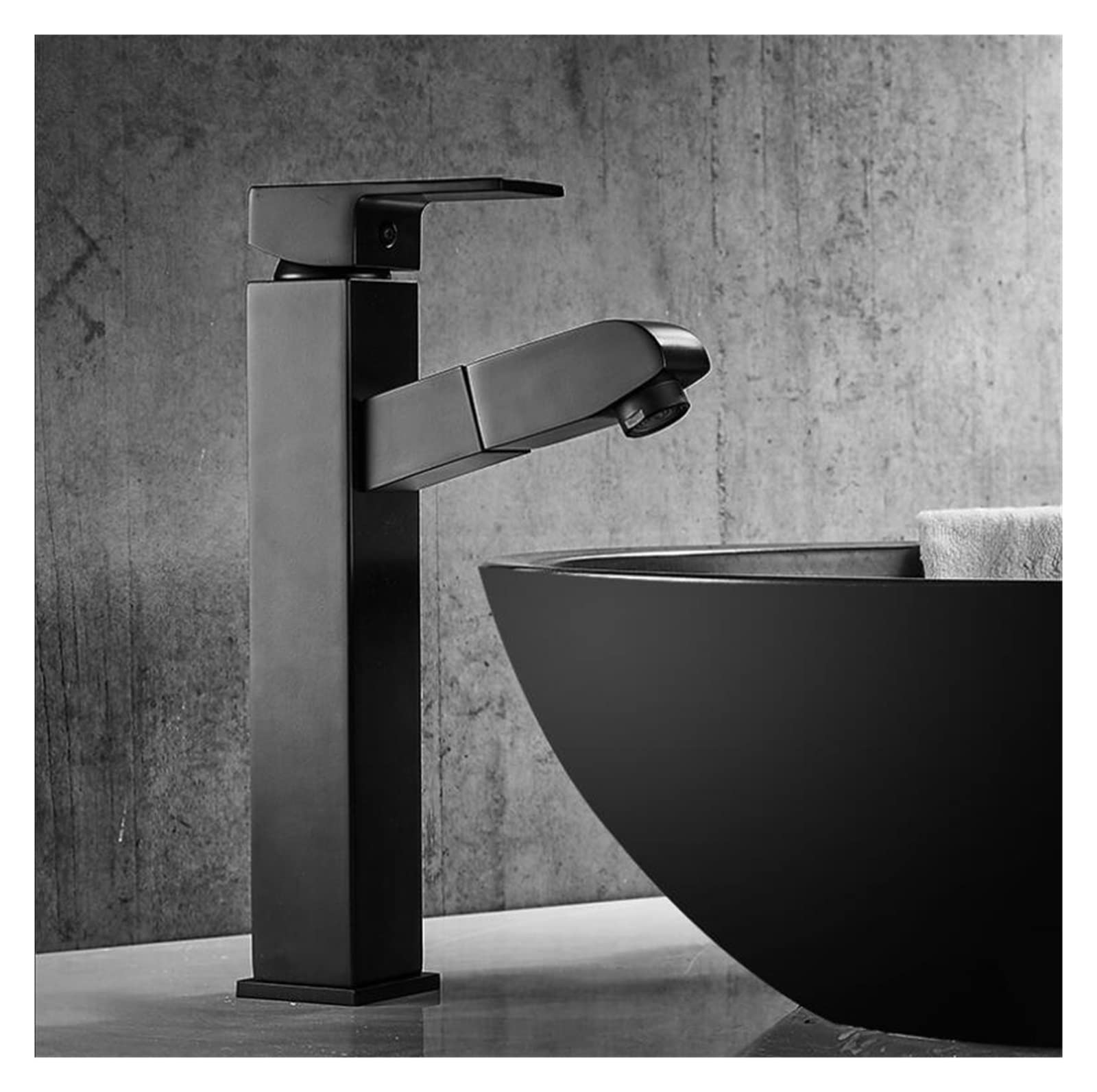 Mitigeur extractible noir pour simplifier la routine beauté en salle de bain
