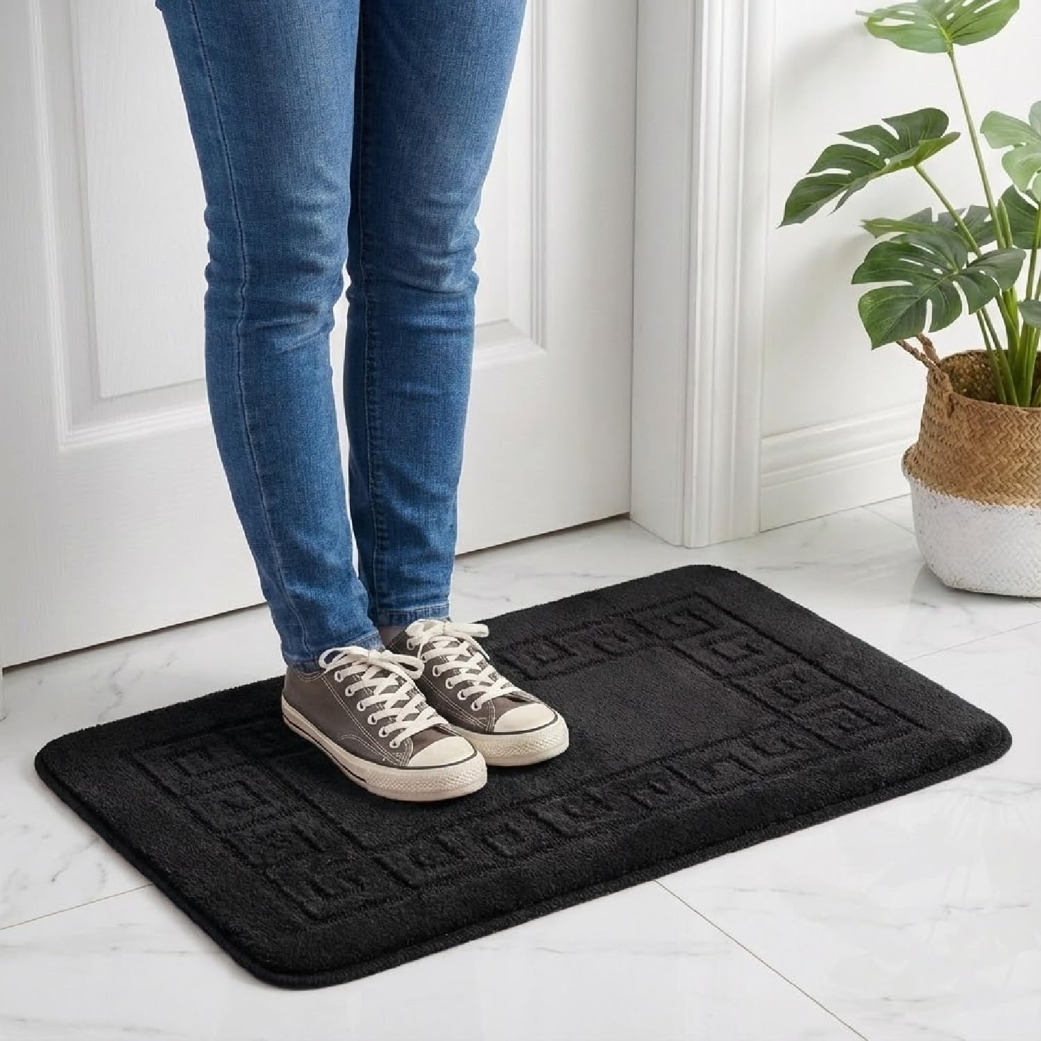 Cozy Haven Gel Backed Classic Door Mat – Non-Slip Washable Doormat, Heavy Duty Welcome Dirt Trapper, Water Absorbent Floor Mat for Indoor/Outdoor Use, Front Entrance, and Kitchen (Black, 50x80 cm)