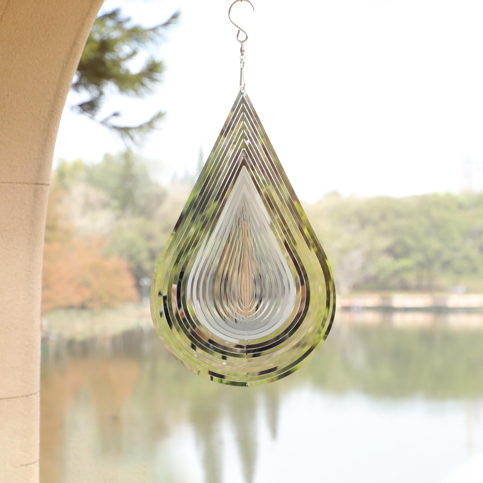 CosyCorner Windspiel mit fließendem Lichteffekt, Hofdekorationen aus Edelstahl, Haus hängende Dekoration, 30,5 x 20,3 cm, Spinner mit einem um 360° drehbaren Haken (Wassertropfen, Silber)