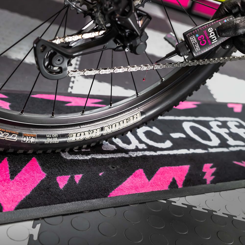 Muc-Off Absorbent Bike Mat - Heavy Duty Mechanics Mat, Workshop Mat, Bike Mat Floor Protector for Bike Cleaning - Non-Slip Bike Mat for Maintenance