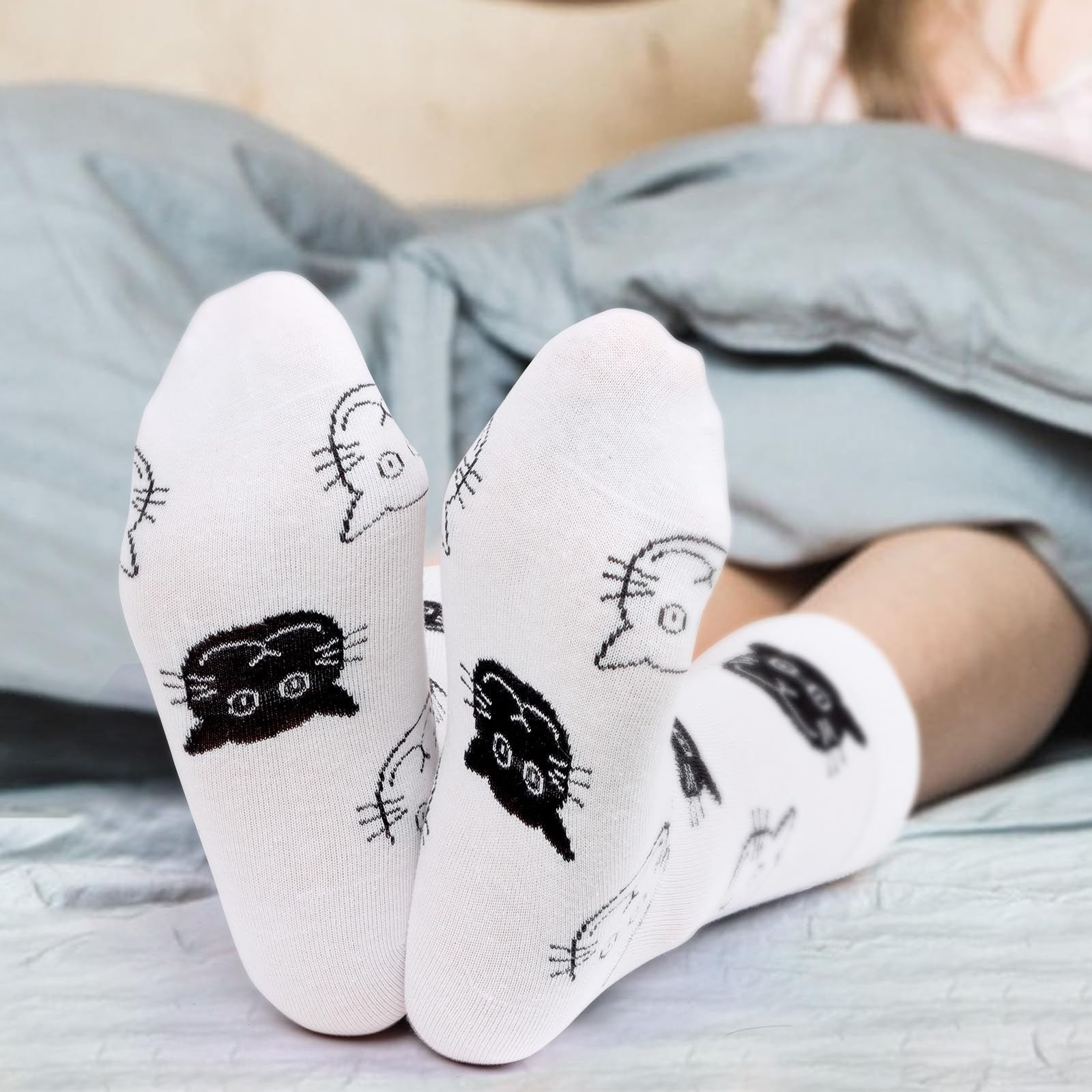 LiYiQ Regalos para amantes de los gatos para mujeres, regalos para mamá de gato, artículos esenciales para mujer loca: bolsa de maquillaje, calcetines, coleteros, tarjetas de felicitación, perfecto