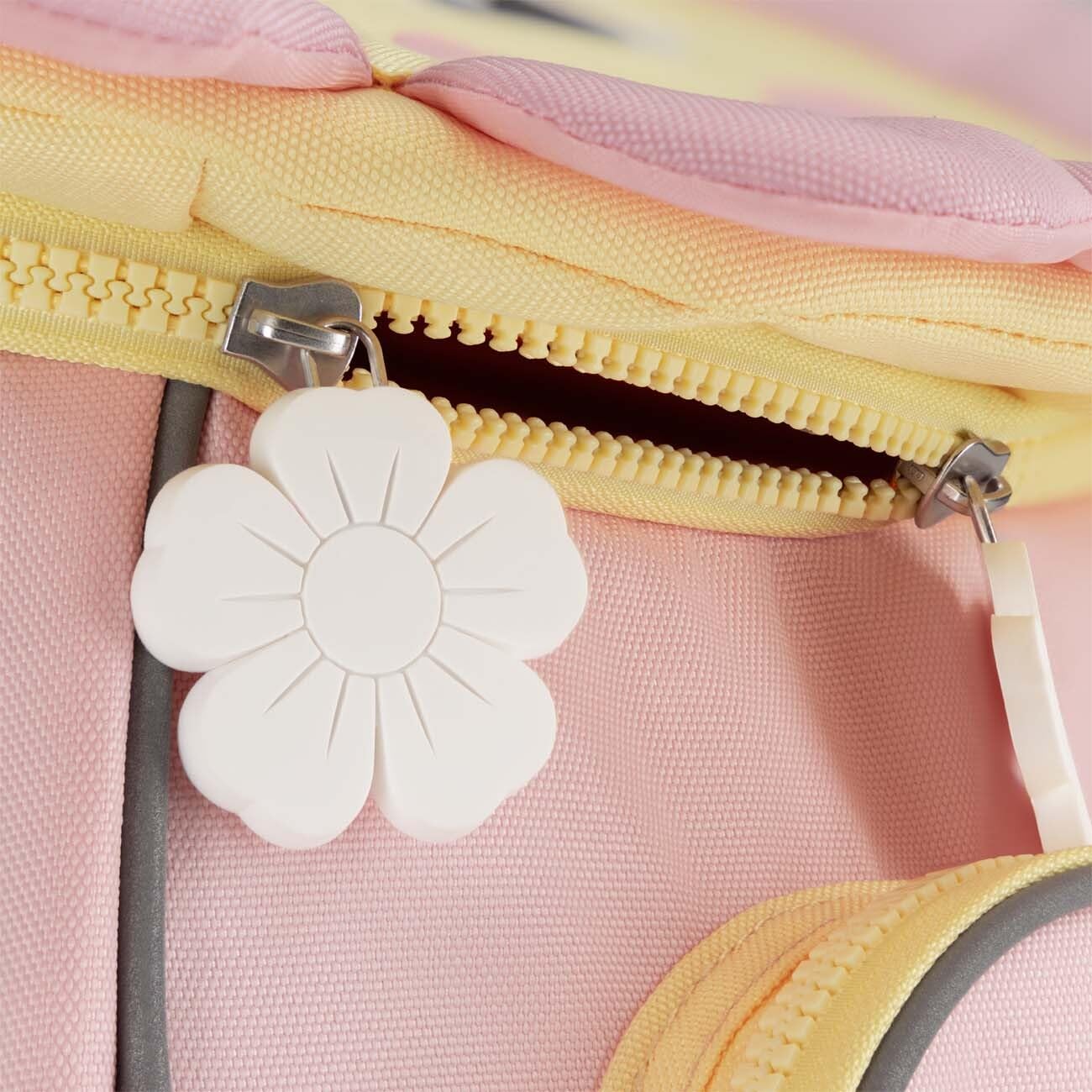 Giesswein Kinderrucksack Mädchen - Kindergartenrucksack 6L ab 3 Jahren | Kita-Rucksack mit Brustgurt, Reflektoren & Namensschild – in Einhorn Mint, Blume Rosa oder Prinzessin Flieder erhältlich