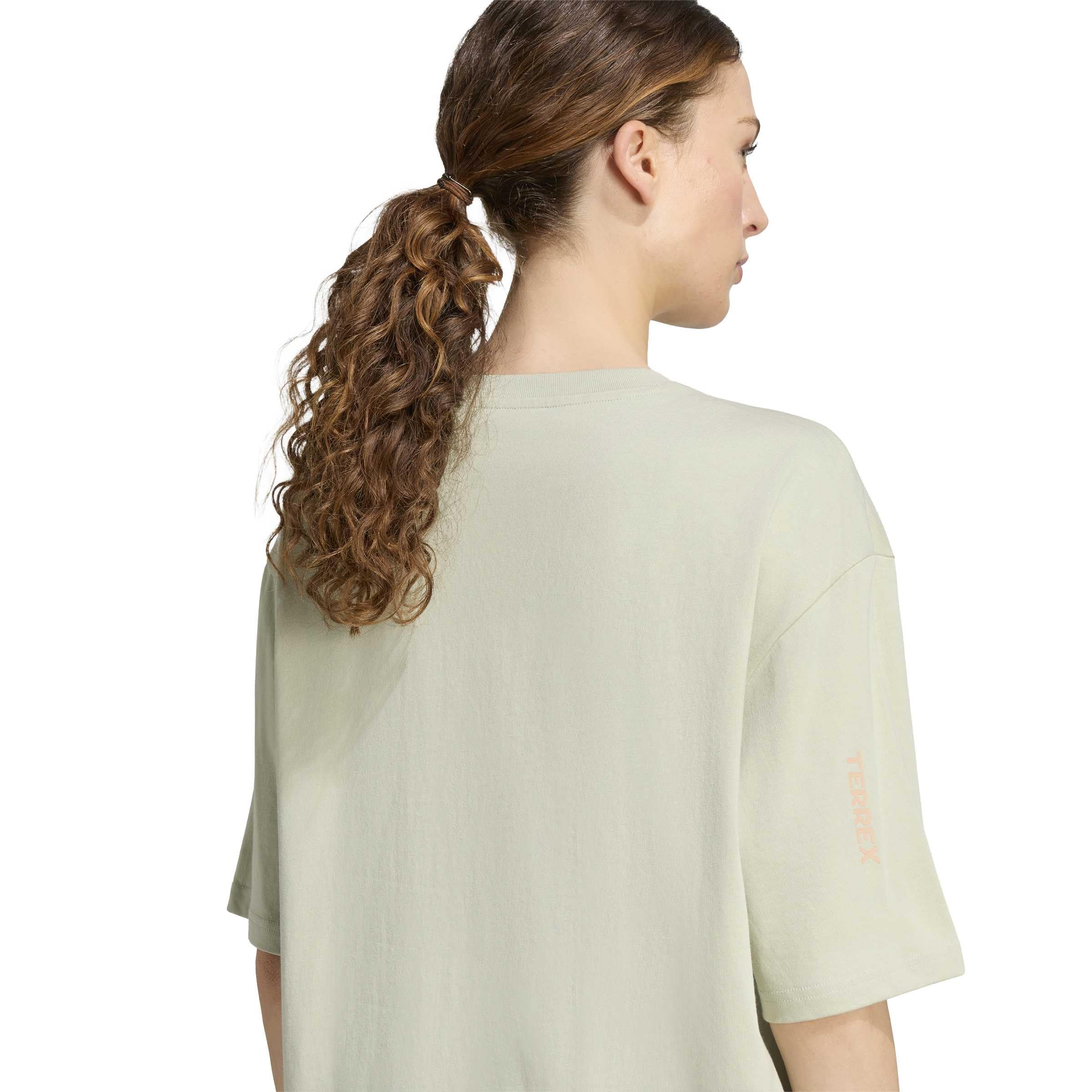 adidas Women's T-Shirt Graphique Terrex Secret Paths Ahead