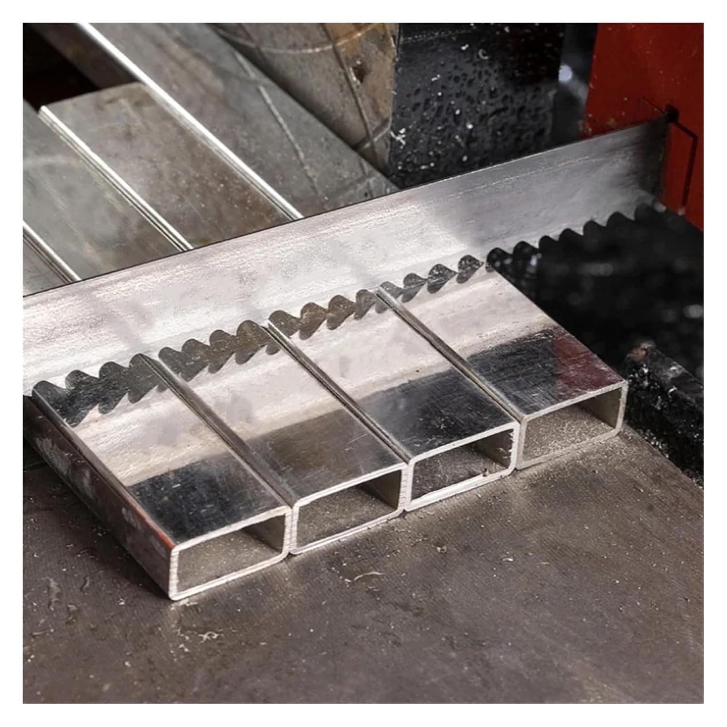 1PCS Bandsaw Length 1400 1140 1790 2240 X 13mm With 6MM 14Tpi Bandsaw M42 Bi-Metal 1/2" Band Saw Blades Blade Cutting Hardwood Metal(14TPI,Length 1780x13)