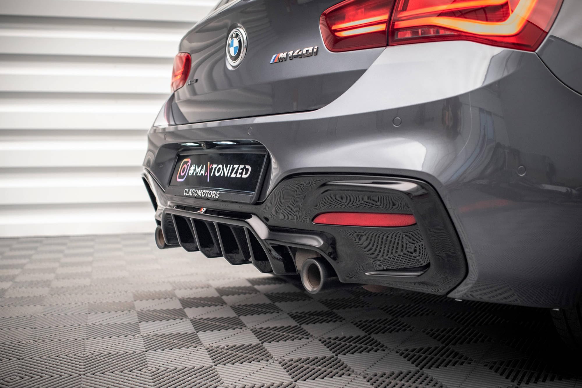 Maxton Design Heckdiffusor für BMW F20 F21 Facelift mit M-Paket Hochglanz schwarz