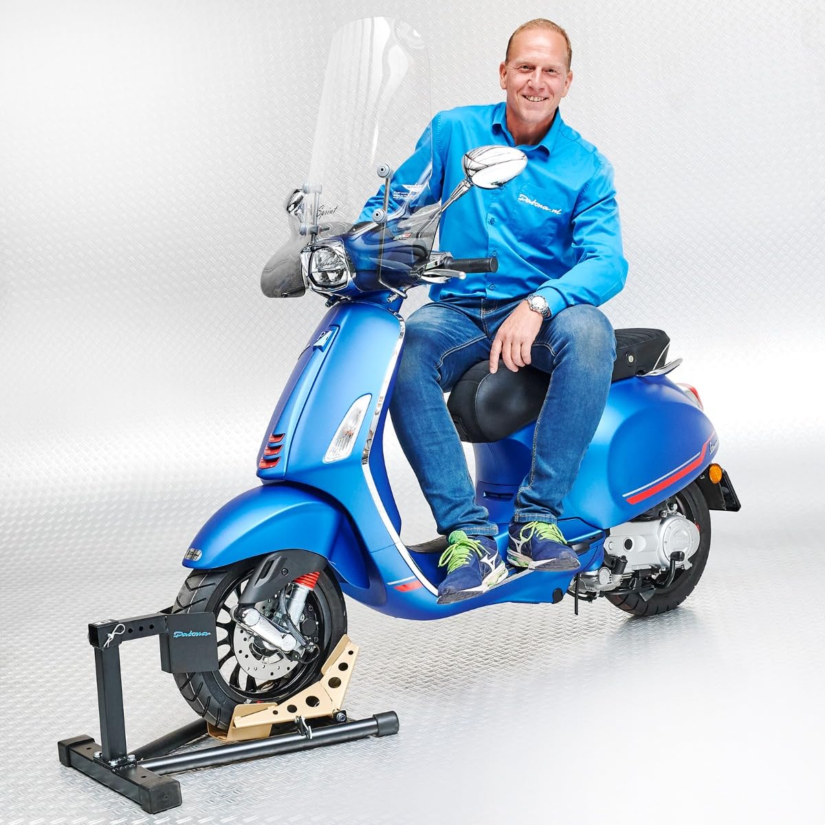 Datona Radwippe für Roller – Motorradständer 10 bis 16 Zoll & 100-140 mm Reifen – Sicherer Stand mit Kipp-Mechanismus für Transport & Winterlagerung