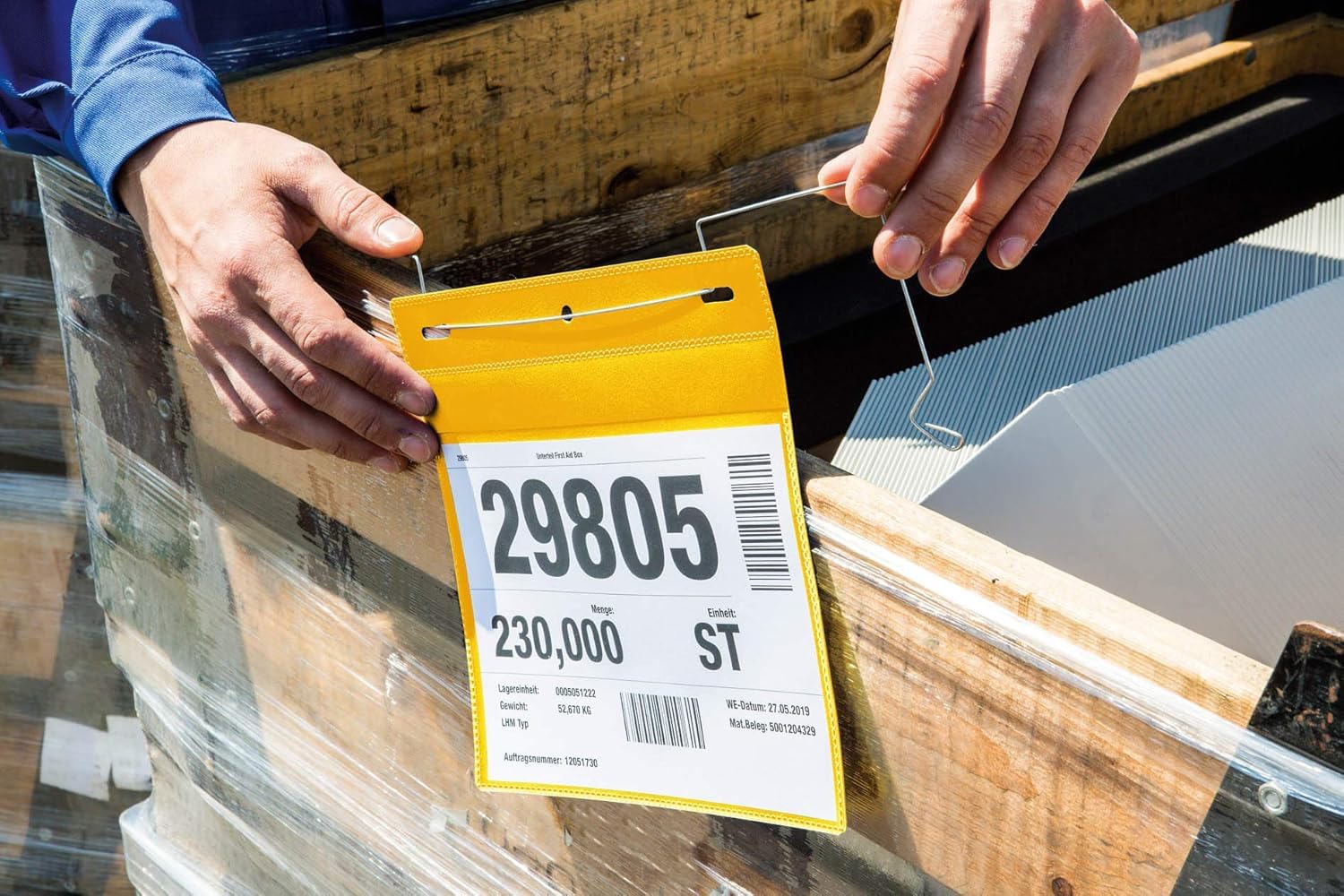 Durable 175204 Buste con Filo Metallico di Aggancio A5 Orizzontale, Confezioni da 50 Pezzi, Giallo