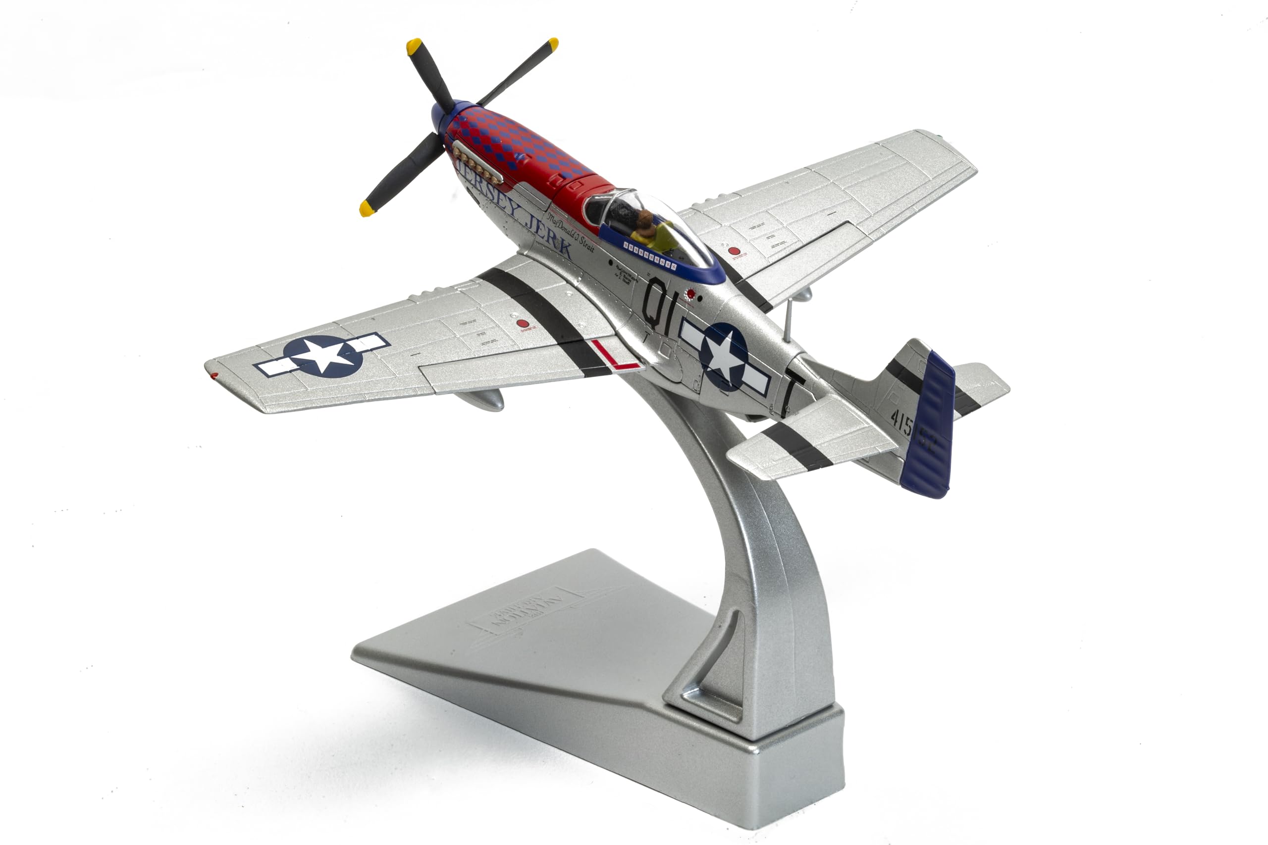 Amazon.com: Corgi AA27708 North American P-51D Mustang, 44-15152
