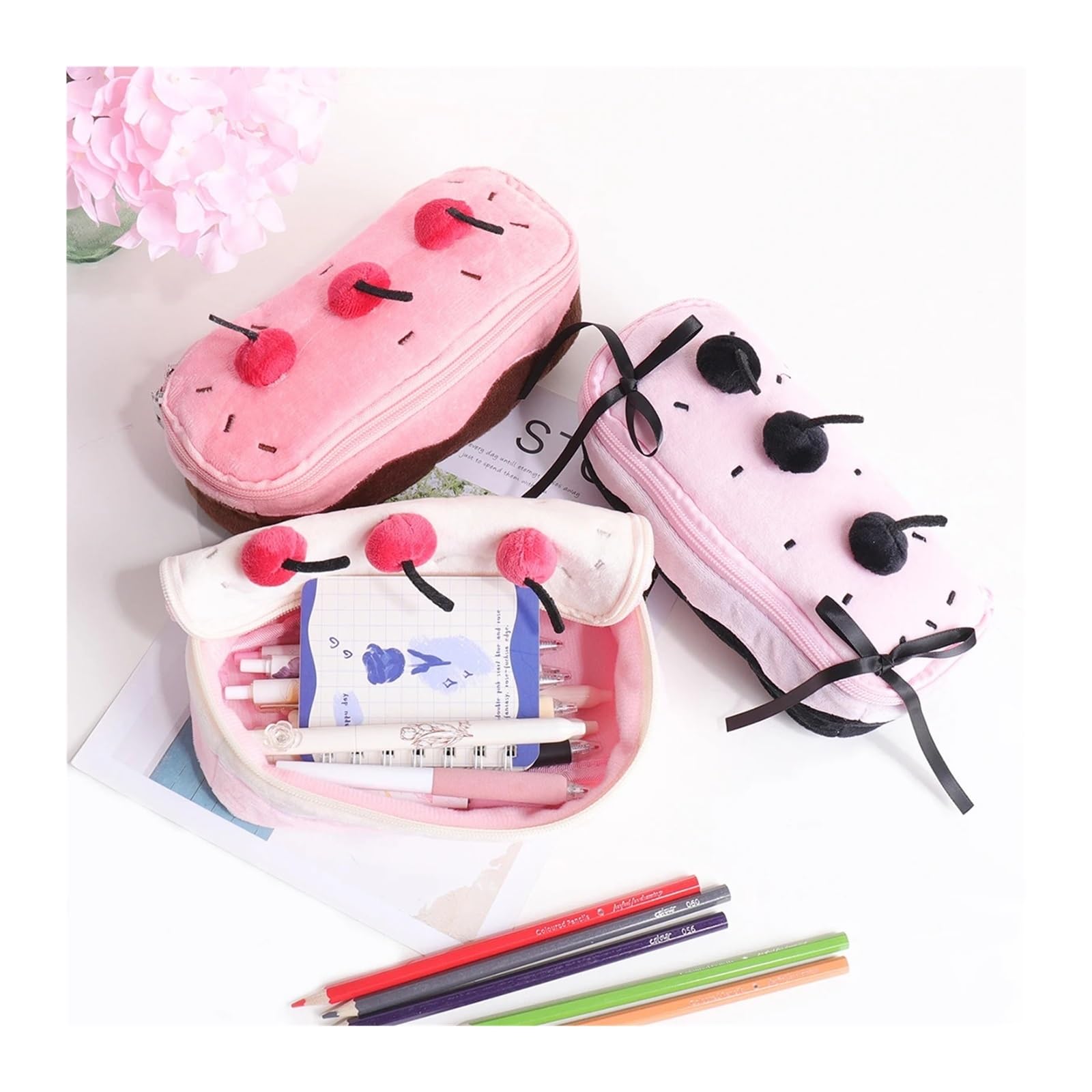 Borsa portapenne in peluche con ciliegia for l'ufficio scolastico | Grande capacità, design for torte, decorazione multifunzionale e carina(Black)