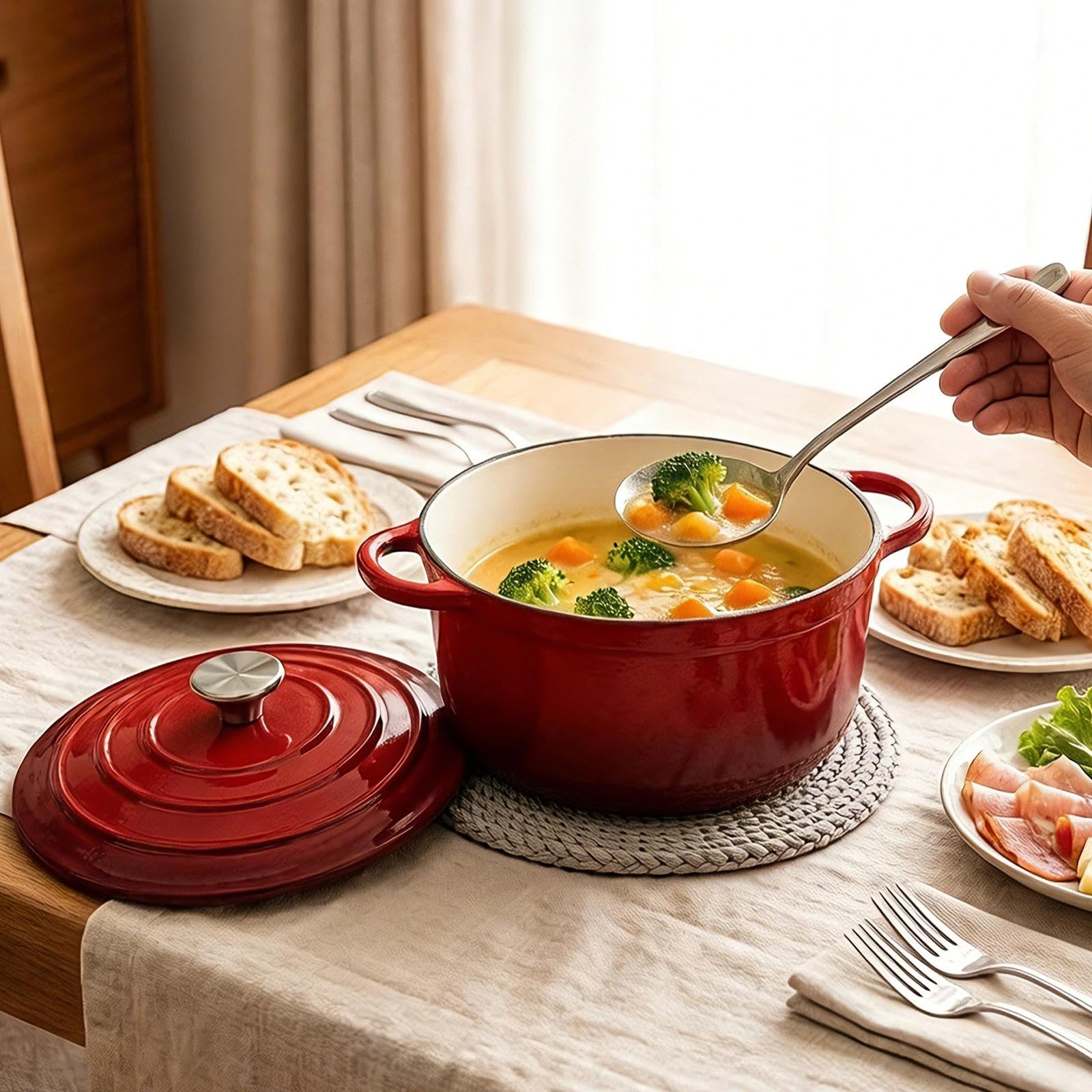 Chiluxendo 25 cm Pentola in Ghisa, Casseruola con Coperchio, Casseruola Smaltata per Adatta a Tutti i Piani Cottura, Cocotte in Ghisa per Stufato e Arrosti Lenti(Rossa)