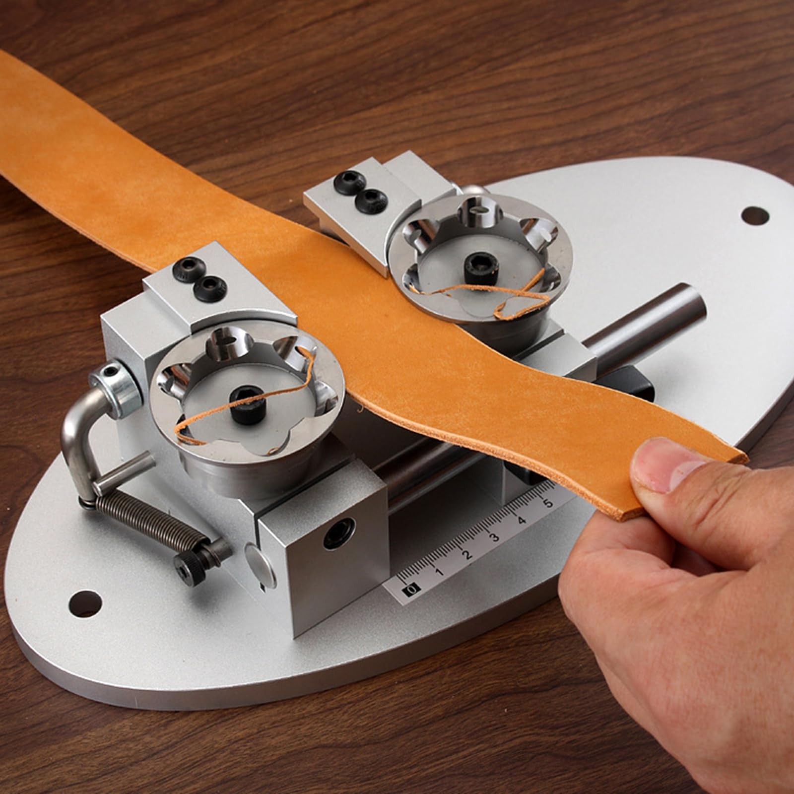 Outil de biseautage manuel en cuir pour la coupe de ceinture avec sa lame de 3 à 4,5 mm