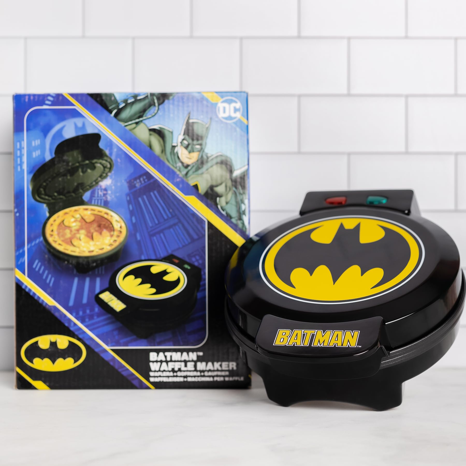 Uncanny Brands - Gofrera Logo Batman - Impresión en el gofre - Enchufe Europeo - Licencia DC Comics - Facil de usar y limpiar - Hogar y cocina - Heroes