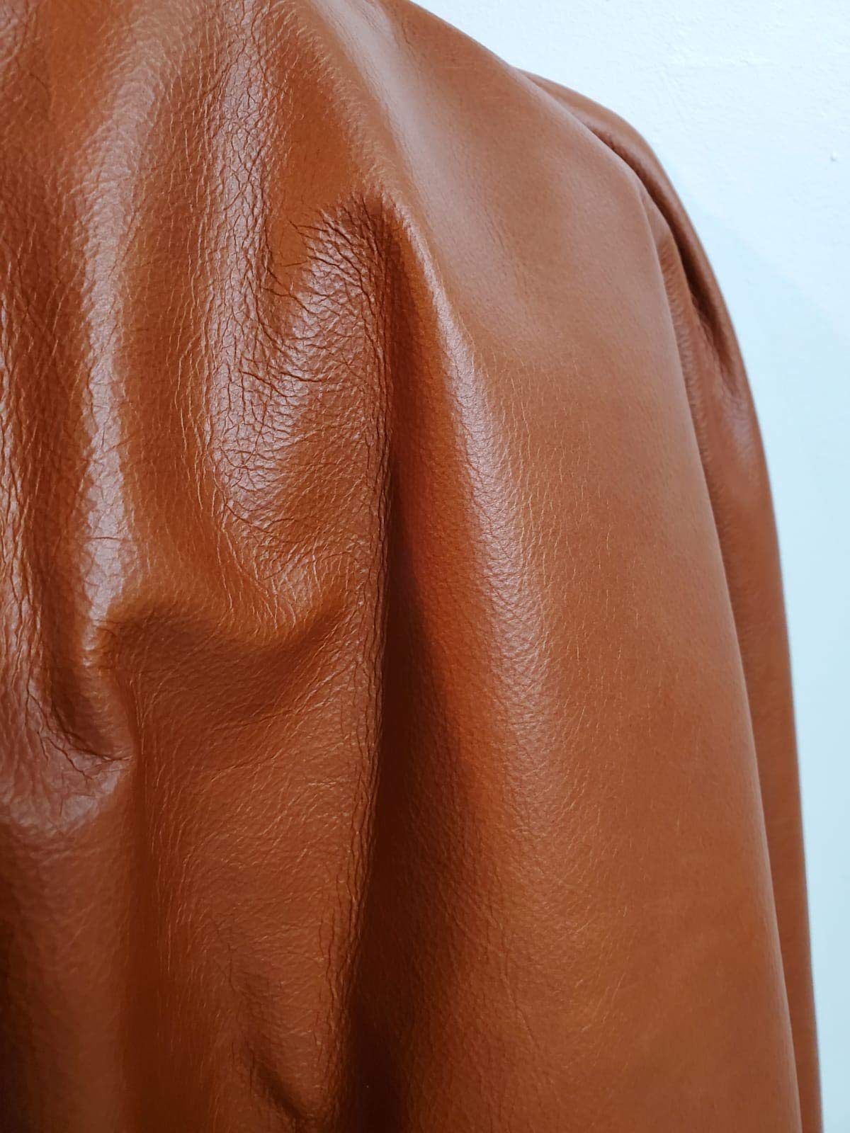 NAT Leathers Brown Cognac Tan Weekender Two Tone Oily Upholstery Chap Cowhide 20 inch x 30 inch Cutting Piece Genuine Leather Hide Skin (20