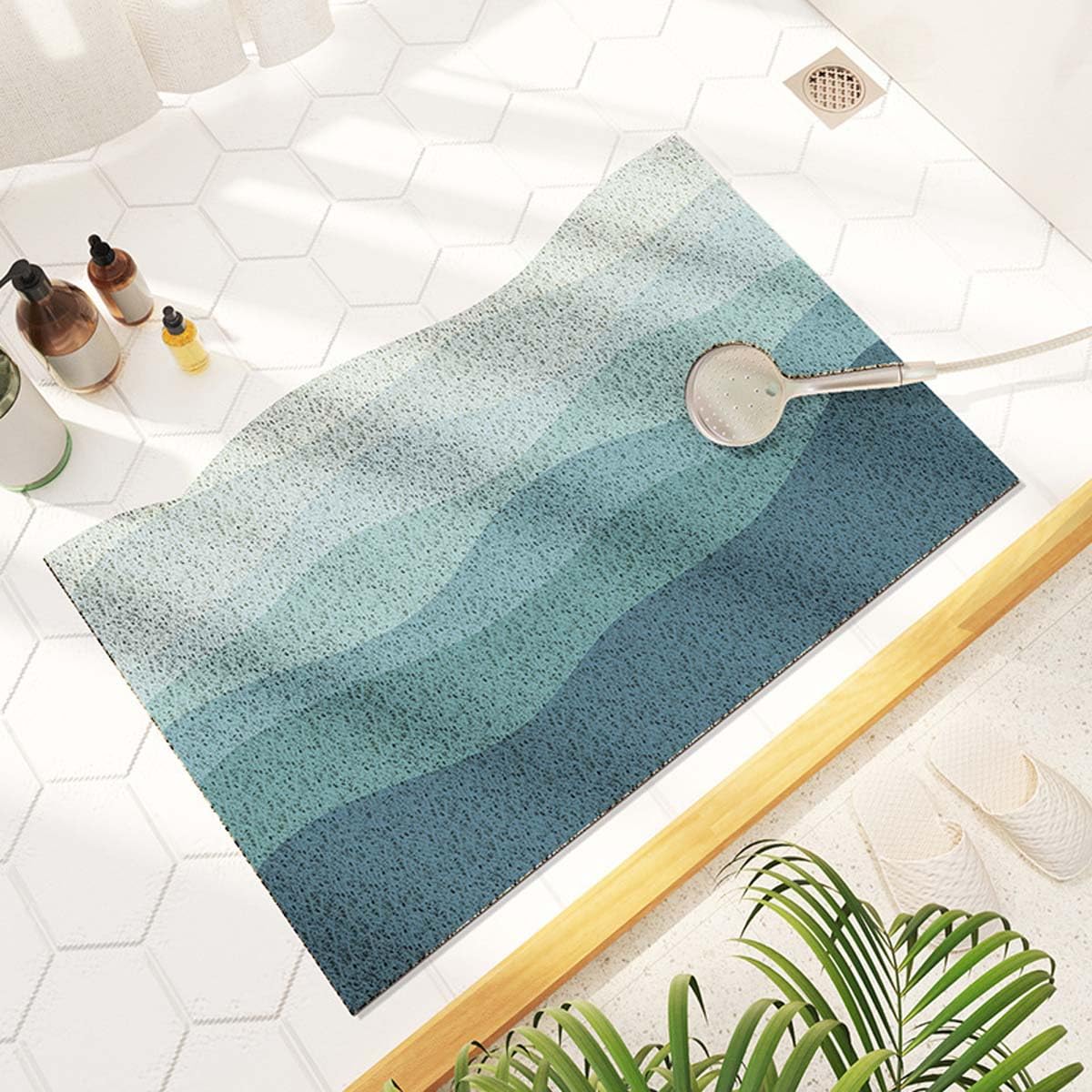 Tapis de douche en luffa idéal pour une salle de bain moderne propre et sèche