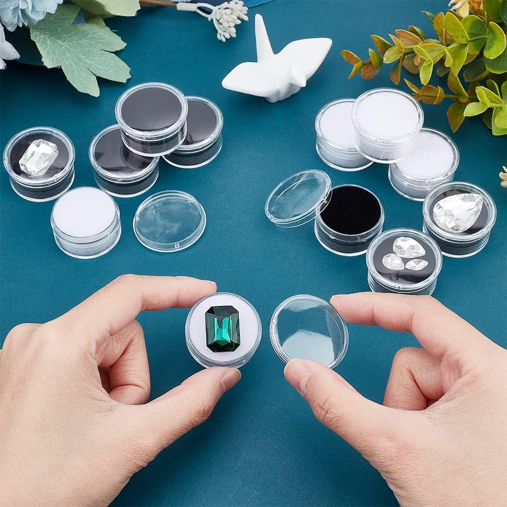 CHGCRAFT 20Pcs 2 Colors Mini Round Stone Box Small Loose Diamond Gemstone Display Case Plastic Containers Holder with Clear Top Lids and Sponge, Black and White, 1.2×0.7 Inch