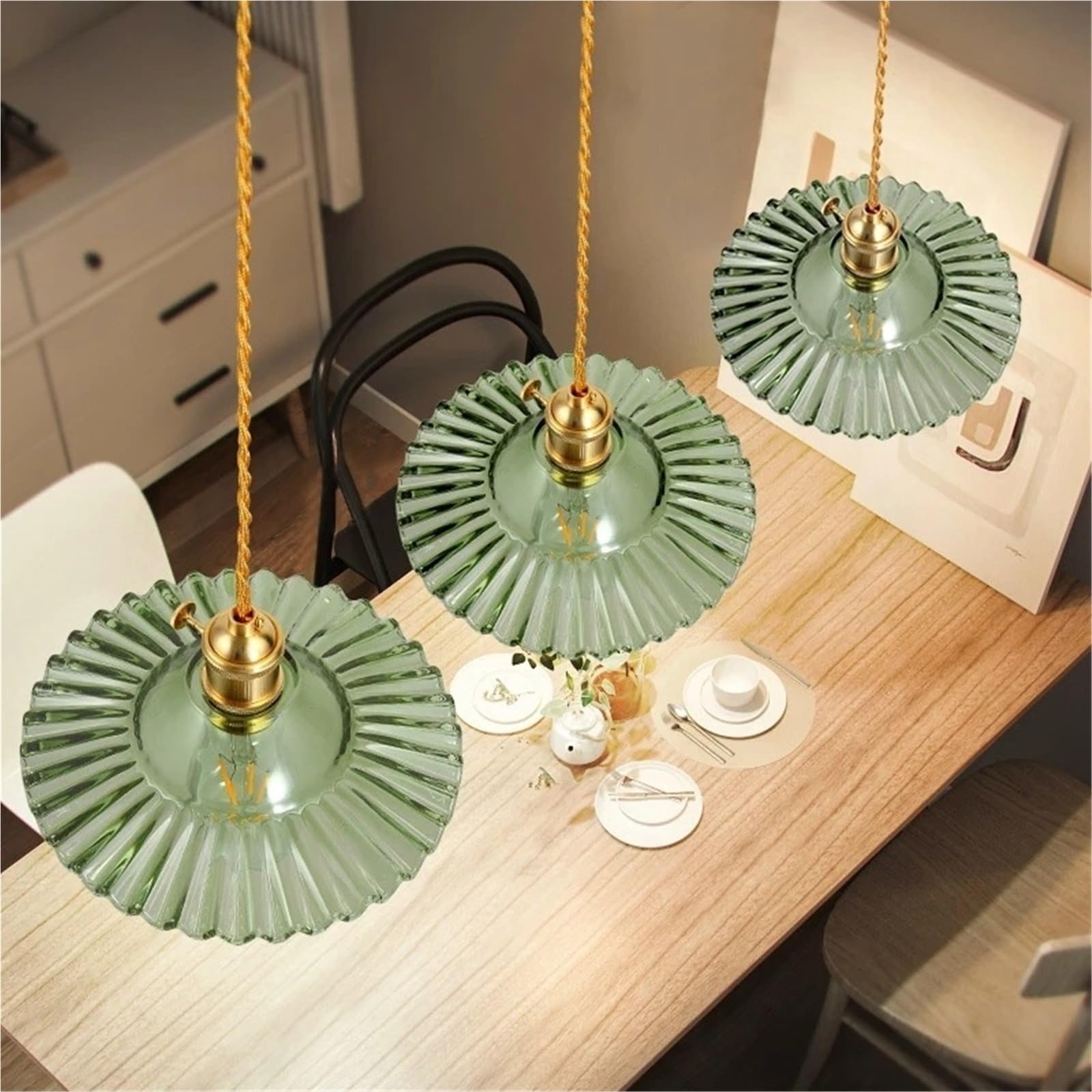 Vintage Green Glass Pendant Light Brass Base Ruffled Shade Hanging Light Retro Nordic Chandelier Fixture for Restaurant