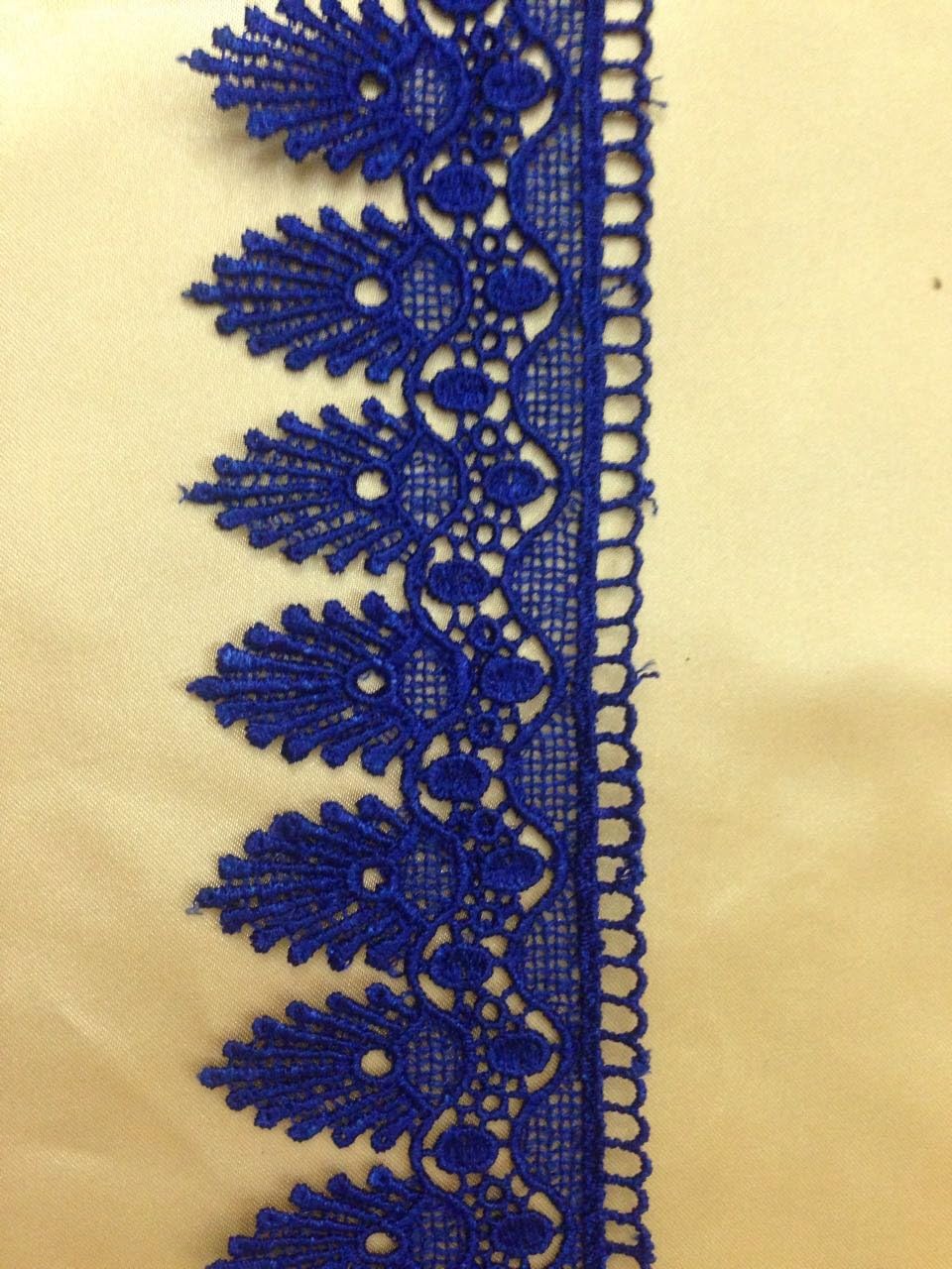 Mctrimmings 1 Yard BEAUTIFUL GUIPURE/VENISE Lace Edging Applique 2" wide ROYAL BLUE.
