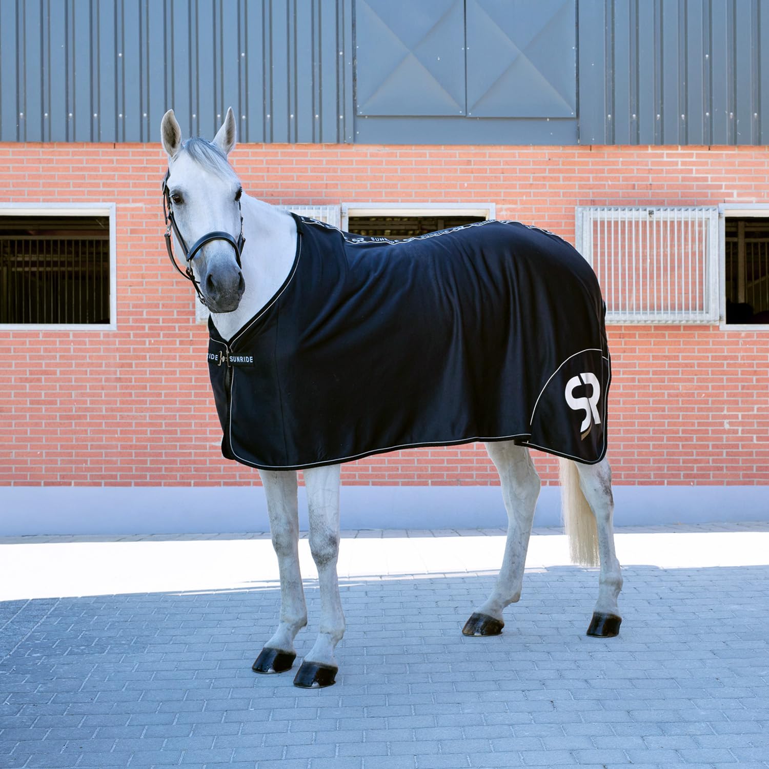 SUNRIDE Manta refrescante para Caballos (Boston) Fabricada en Softshell con Forro Polar - Secado rápido, Reflectante y Repelente a la Suciedad (135 cm, Negro)