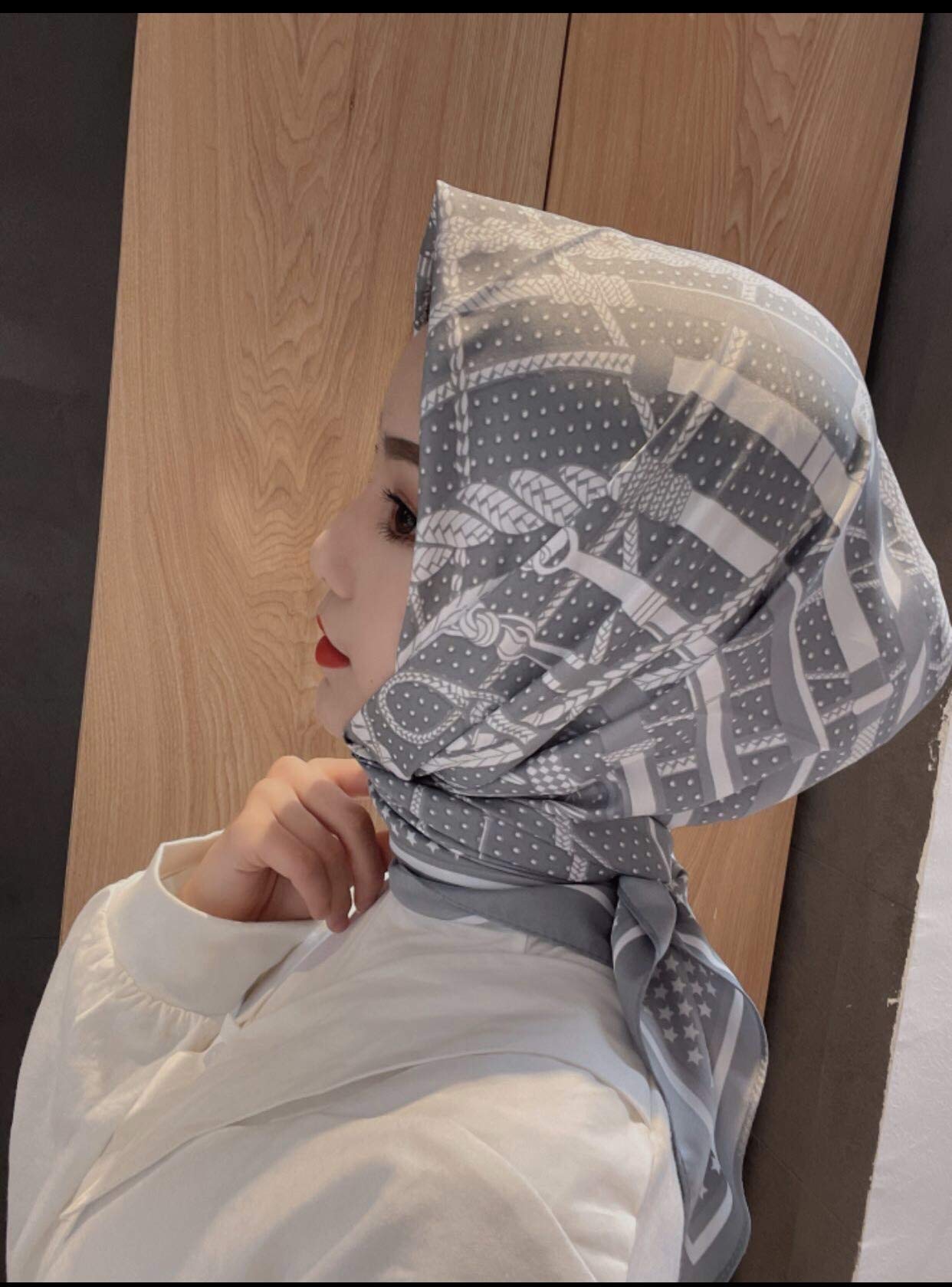 أربعة مواسم جديدة عمامة موضة عادية قطني طويل ساتان وشاح مربع مانع للانزلاق شاش مسلم نمط العرقية انفجار الحجاب HJS سوط الحصان باللون الرمادي