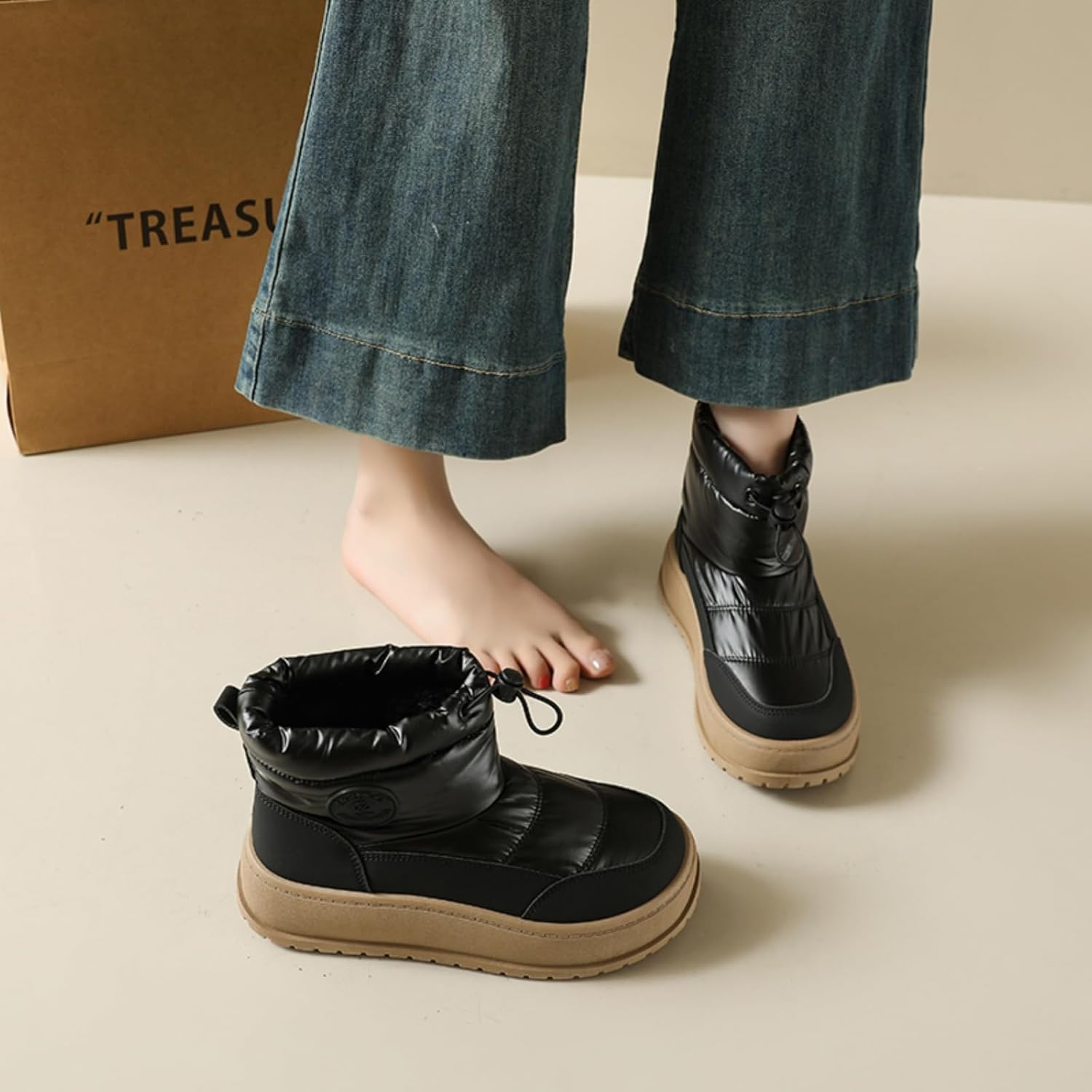 Women's winter platform snow boots: plush warm lining, fashionable metallic texture, platform comfort—ideal for cold weather, combining comfort and stylish winter design