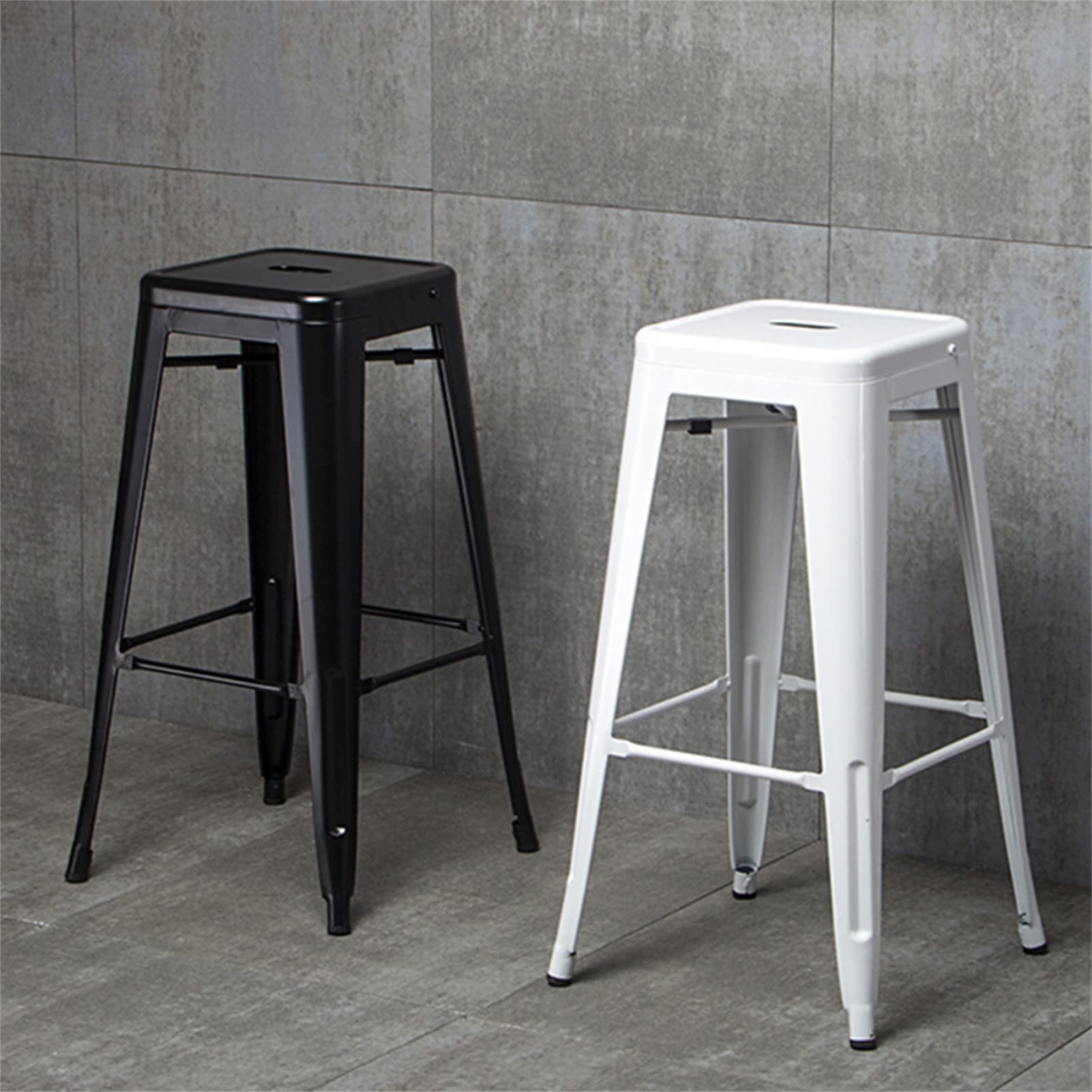 Baiyun Lot de 8 tabourets de bar en métal - En fer industriel - Empilables - Avec repose-pieds - Style rétro - Pour salle à manger, balcon, bistrot - 76 cm - Noir