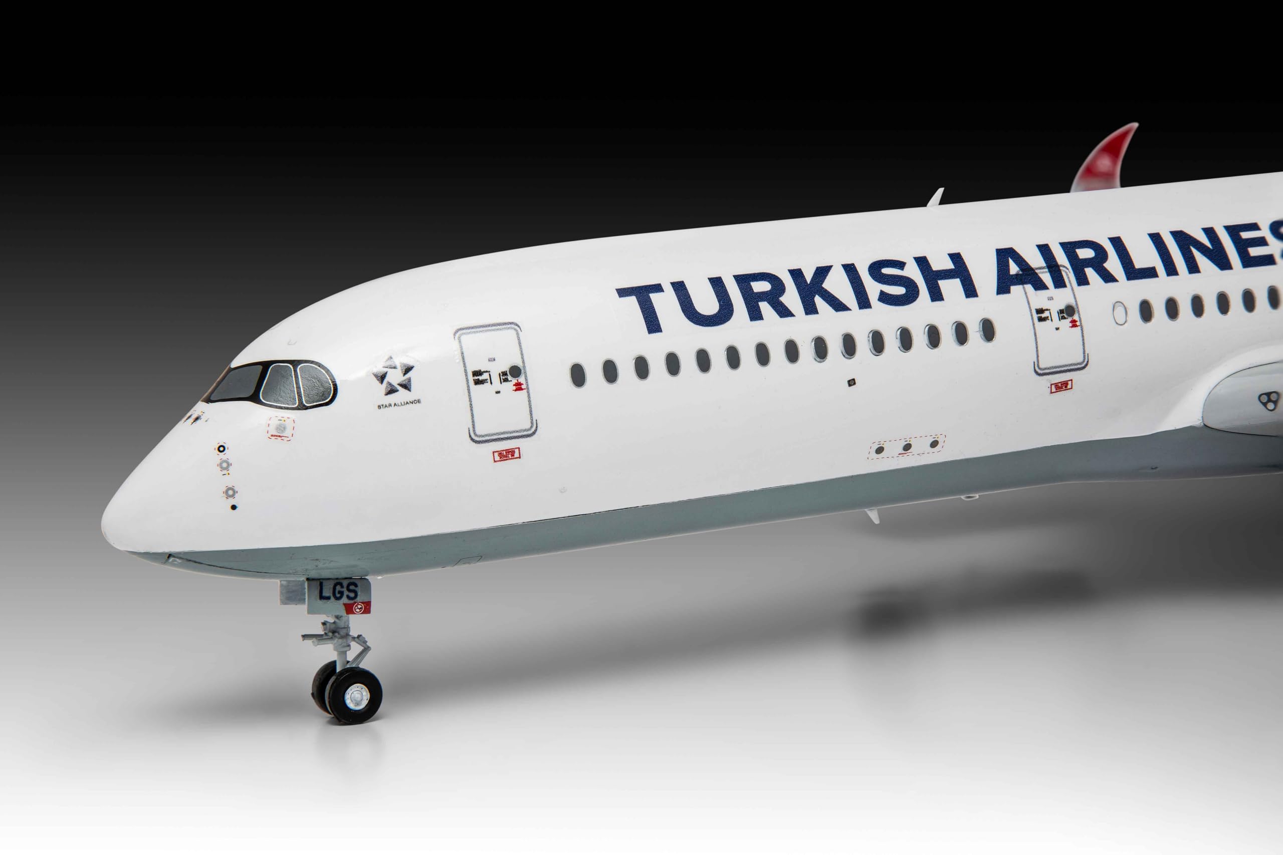 Amazon | ドイツレベル 1/144 エアバス A350-900 トルコ航空