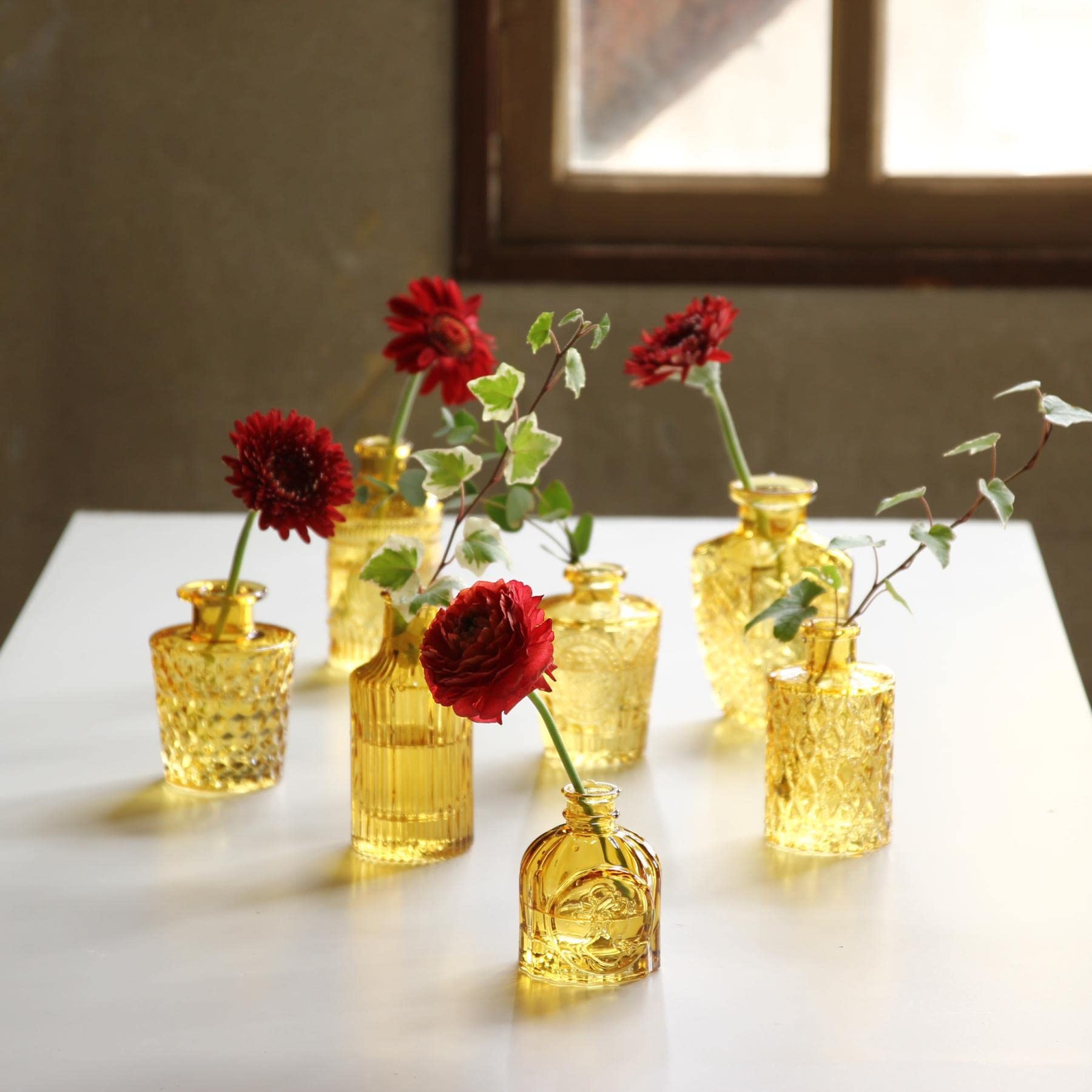フラワーベース　花瓶　６点セット Amazon.co.jp: 花瓶 陶器 一輪挿し ミニ おしゃれ フラワー