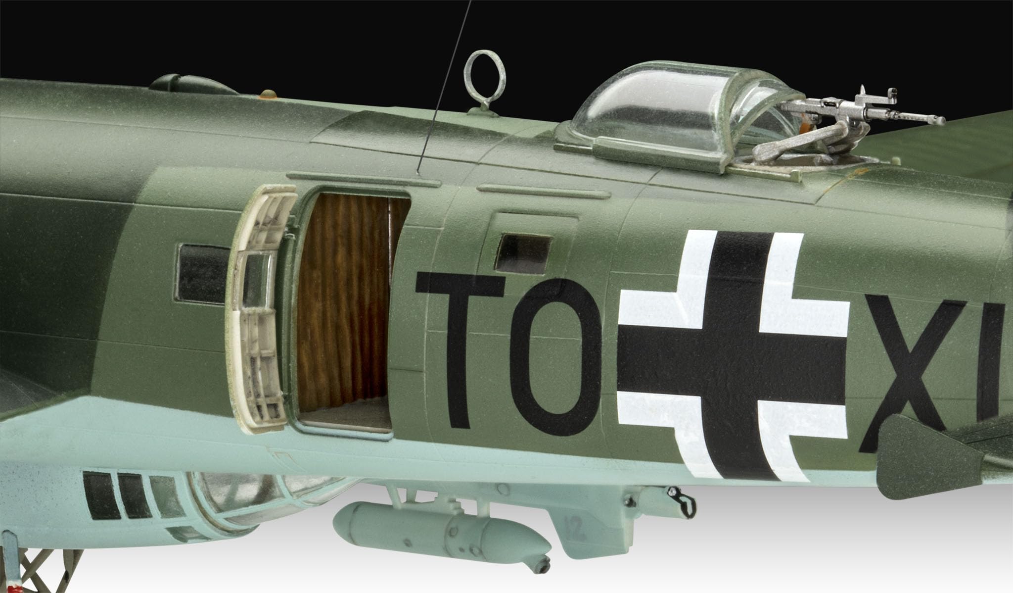 Amazon | ドイツレベル 1/72 フォッケウルフ Fw200 C-5/C-8 コンドル