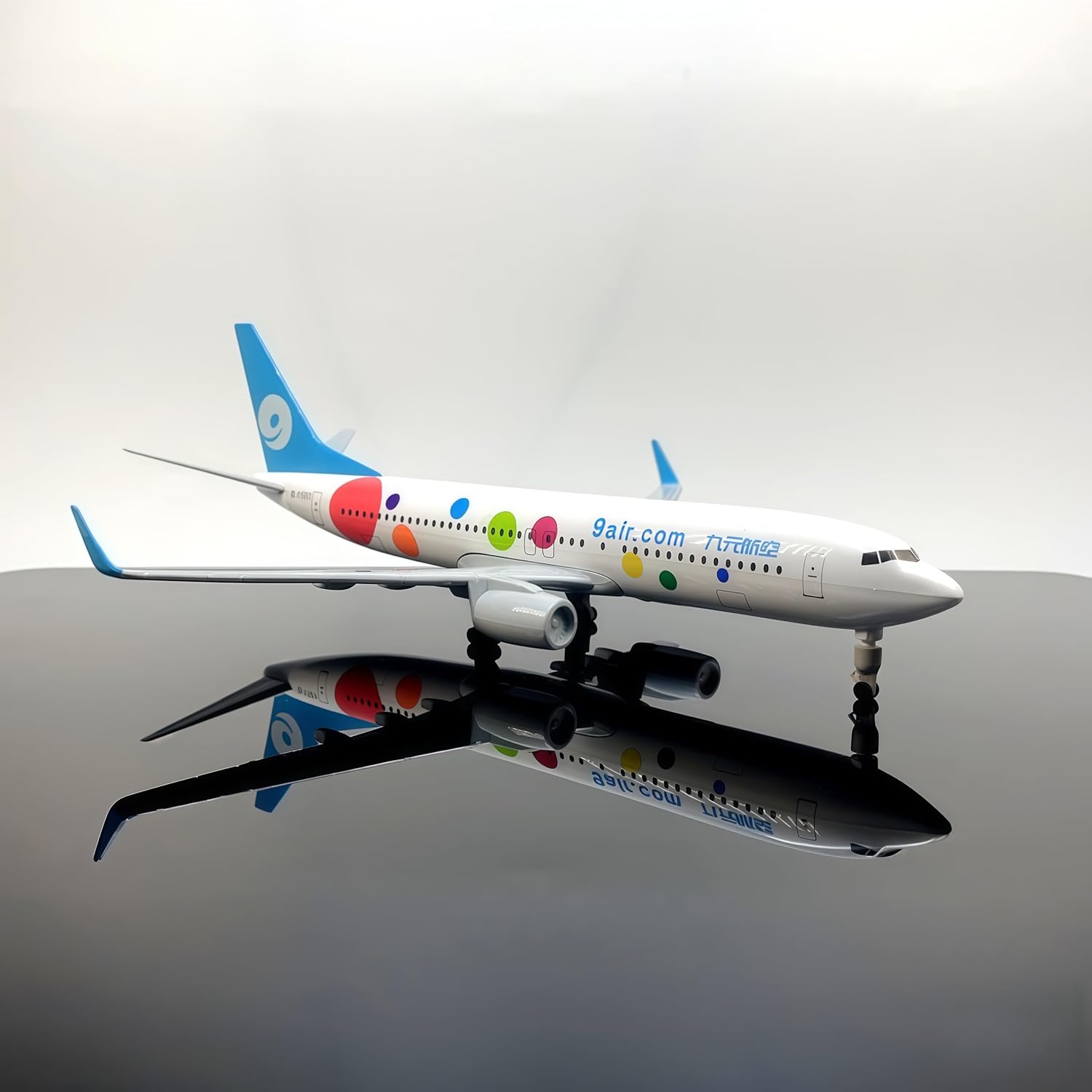 Alloy Diecast Boeing 737 Model 9 Air 1/300 Scale 20cm Precision Strong Display Aircraft for Collection and Desk Gift Decor