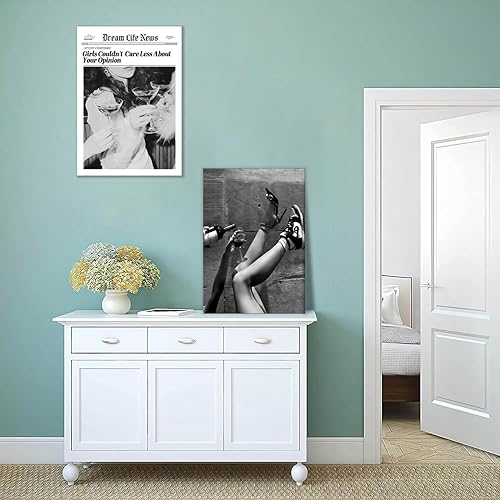 Miniatura 4 de Trendy The New York Times - Arte de pared de 12 x 16 pulgadas enmarcado, elegante lienzo urbano feminista en blanco y negro, pósteres retro de moda