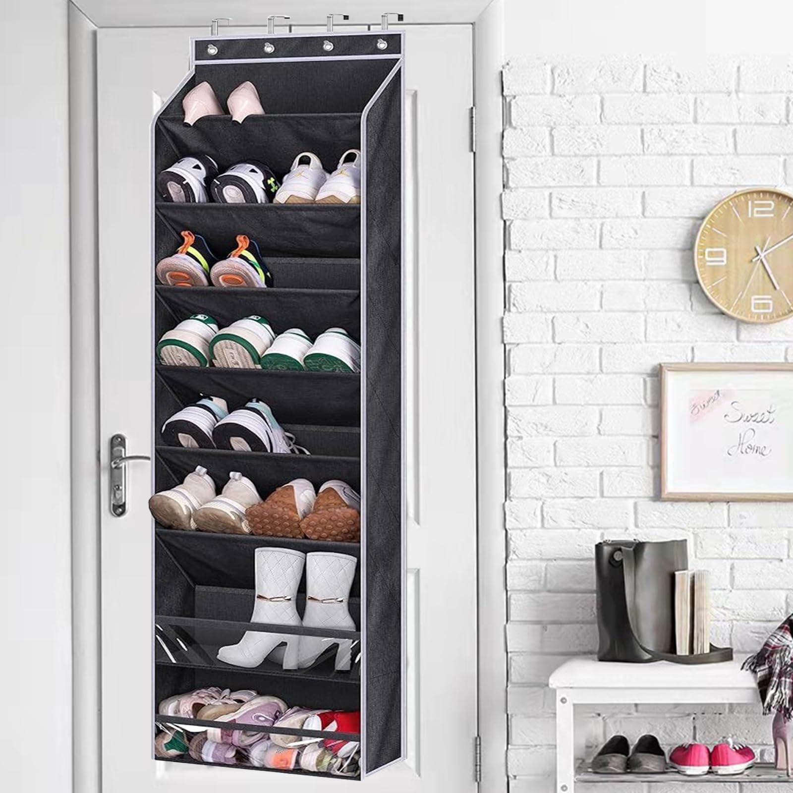 Étagère à chaussures à suspendre pour optimiser un placard encombré