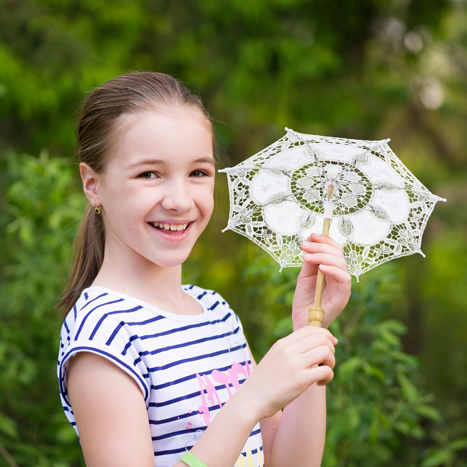 Toyvian Mini White Lace Parasol Umbrella, 12inch Vintage Embroidered Cotton Wedding Umbrella for Flower Girl Decorative Photography Prop for Bridal Shower Tea Party Gothic Lolita Cosplay
