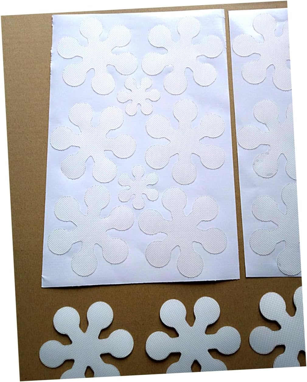 Unomor 8pcs Snowflake Shape Slip Stickers for Bathtubs and Showers Non-Skid Decals for Bathroom Safety for Slippery Surfaces Easy to Apply