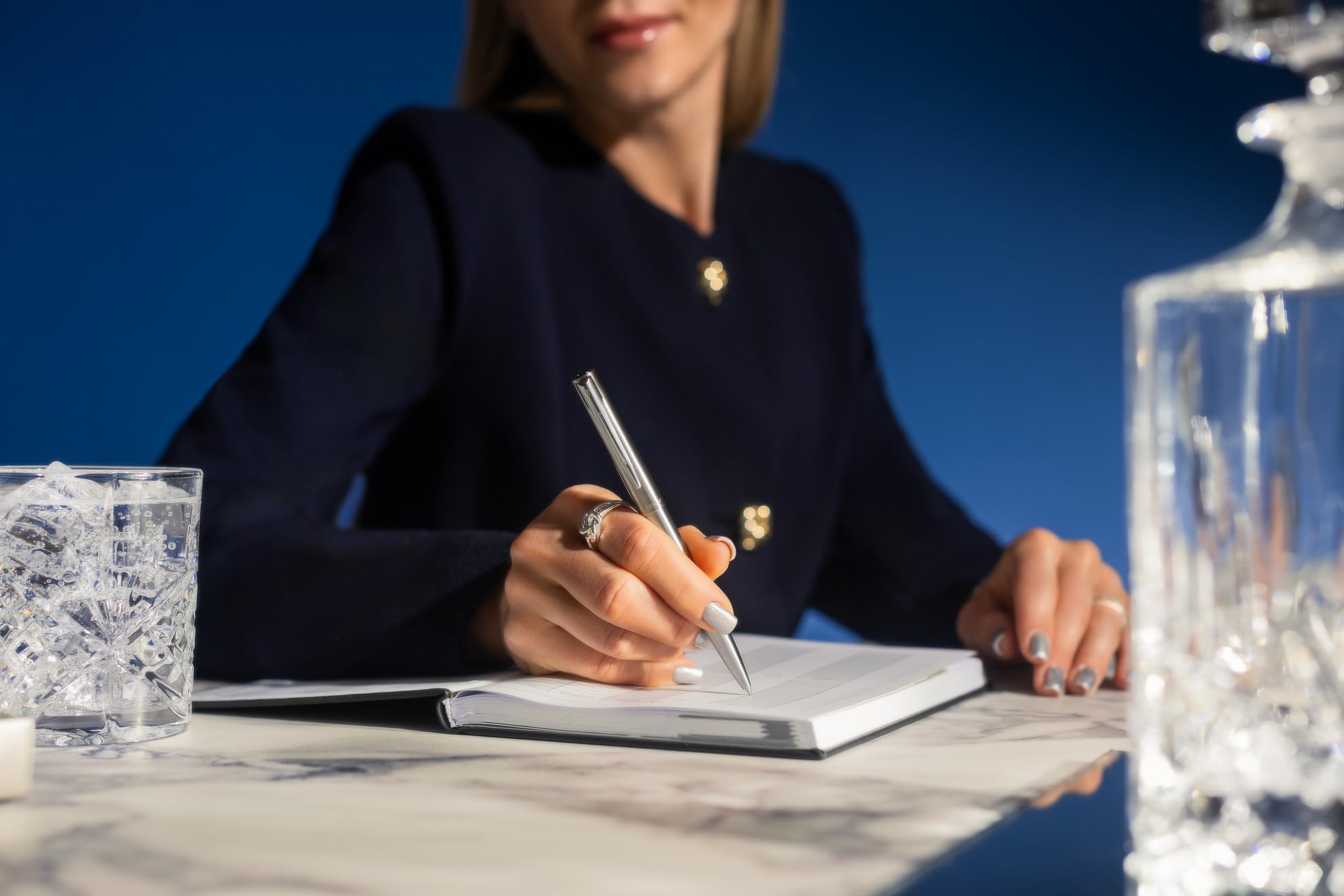 Waterman Allure - Juego de bolígrafos y plumas estilográficas personalizadas, juego de instrumentos de escritura de lujo en negro, regalo elegante para hombre y mujer (acero inoxidable)