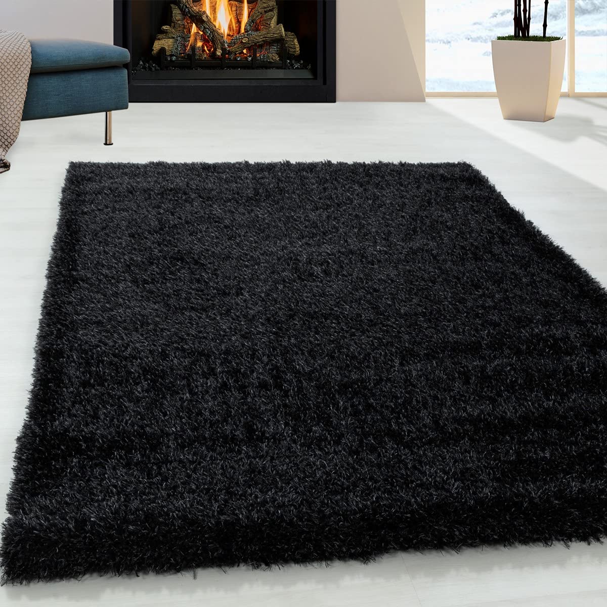 Tapis à poils longs Soft Shaggy Brilliant 4200 noir au tissage dense et finitions soignées