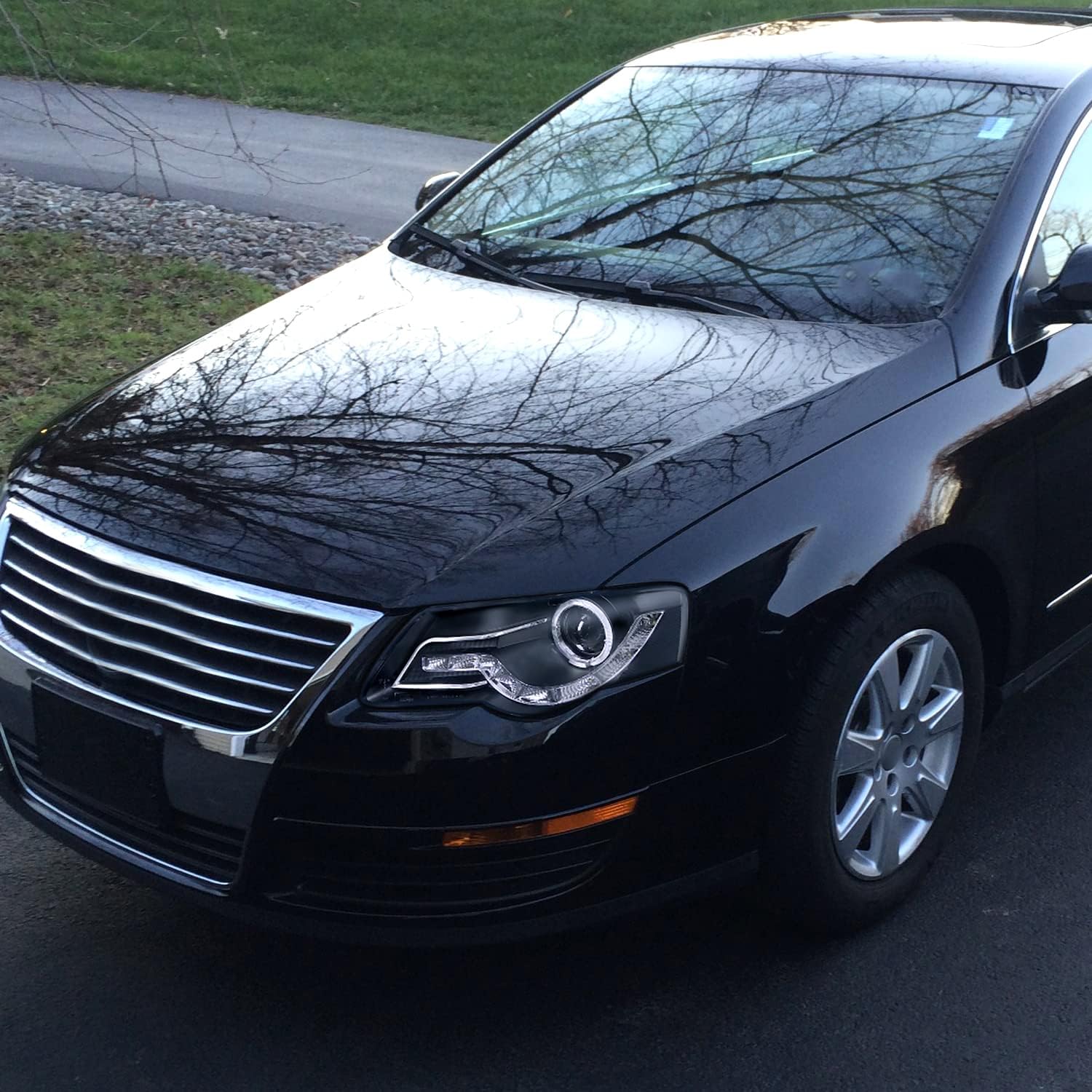 SPEC-D TUNING Black Halo Projector Headlights + R8 Sty LED Lamps Compatible with 2006-2010 Volkswagen Passat, Left + Right Pair Headlamps Assembly