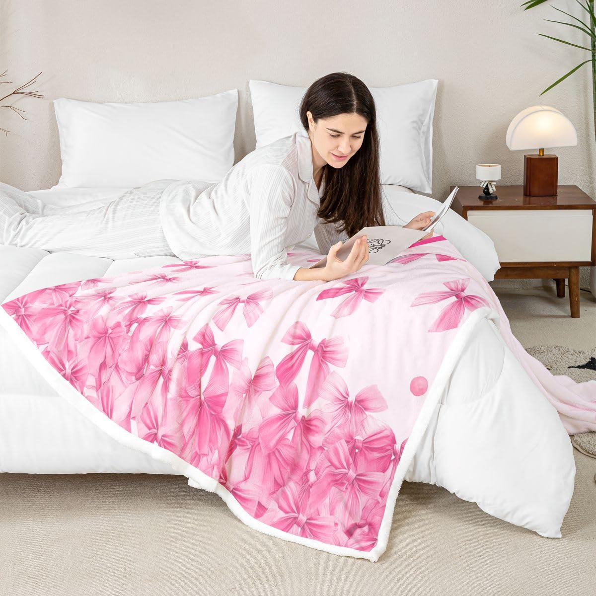 Couverture 220x240cm Filles Mignon Rose Bowknot Plaid Couverture Polaire Monogrammed Jeté de Canapé Personnalisé Lettre U Flanelle en Microfibre Coquette Bowknot pour Canapé et Lit