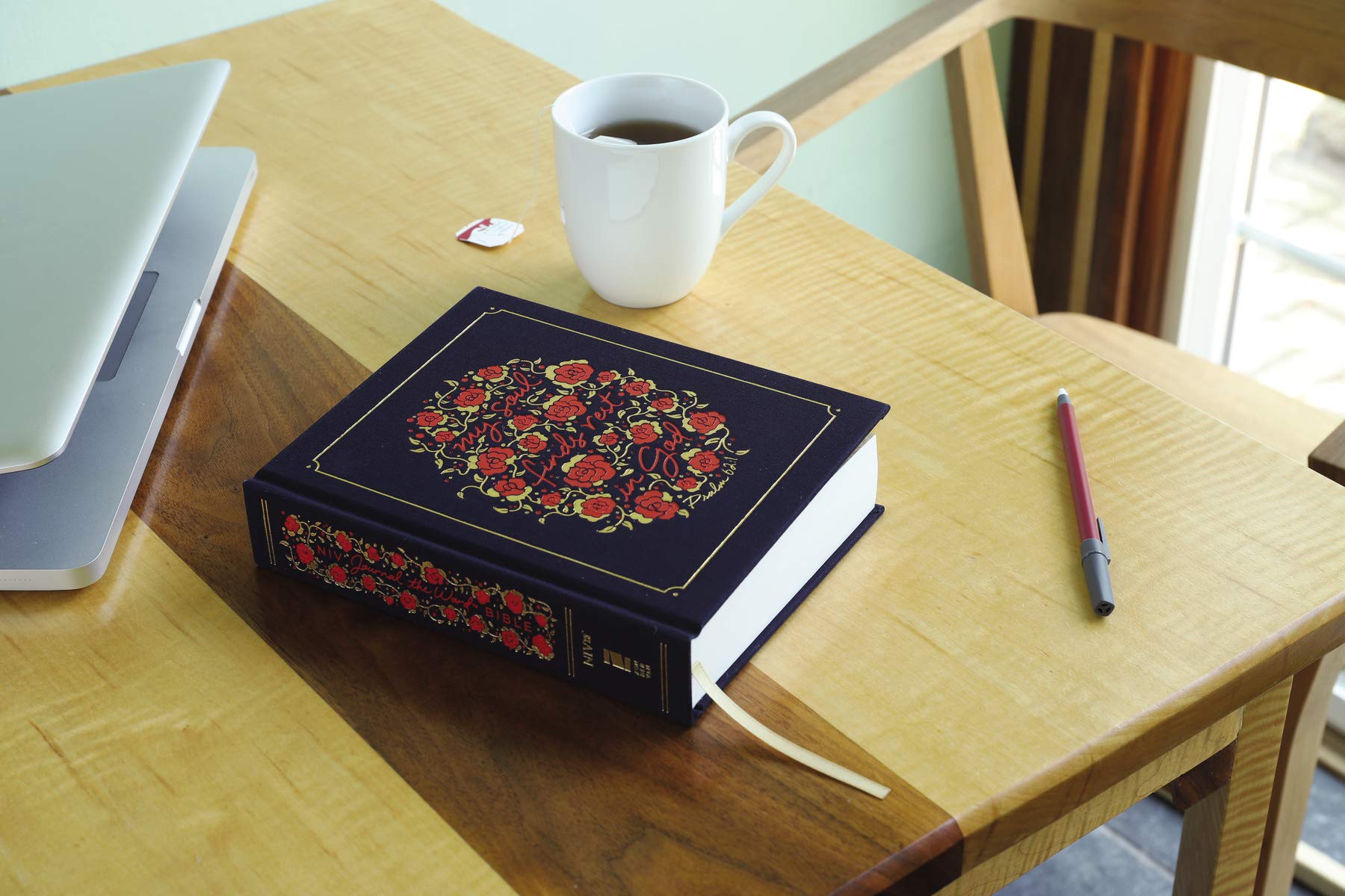 NIV, Journal the Word Bible for Women, Cloth over Board, Navy, Red Letter, Comfort Print: 500+ Prompts to Encourage Journaling and Reflection - Image 3