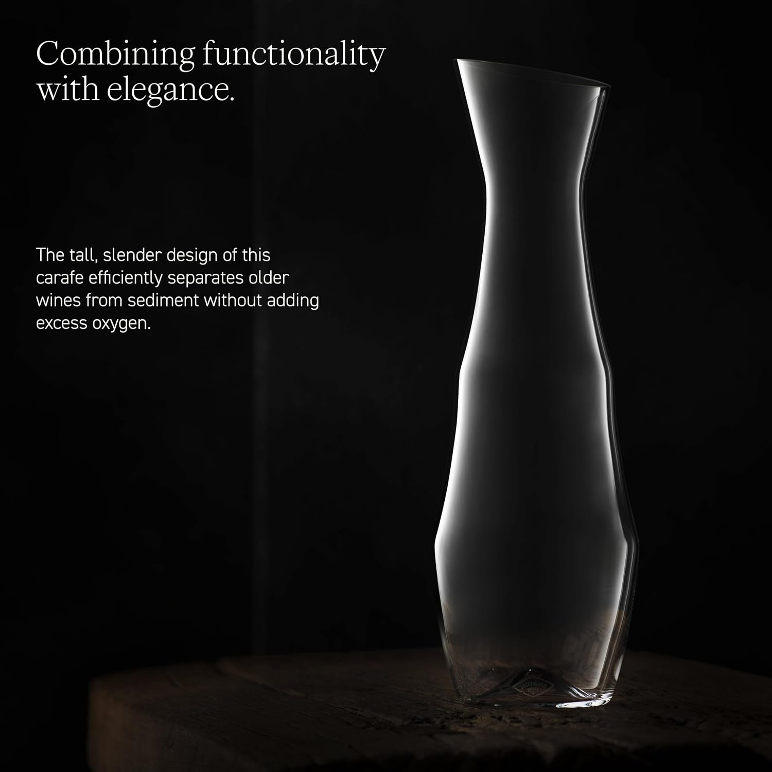 Josephinenhütte® JOSEPHINE N° 9 Carafe [FUNCTIONAL & ELEGANT] – handcrafted & mouth-blown – for 0.75 l (25.4 oz) wine bottles – elegant shape for precise sediment separation & gentle aeration