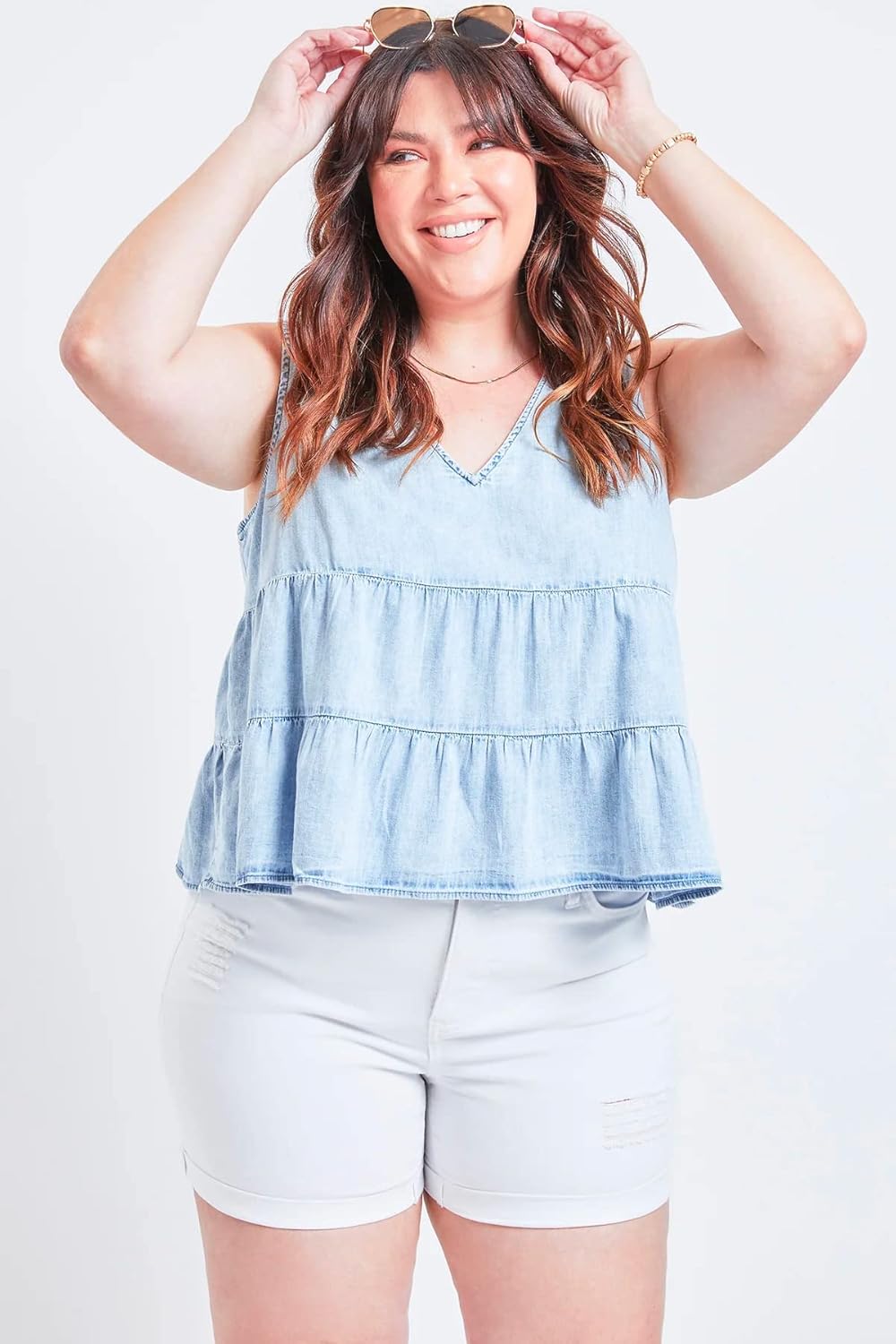 Royalty For Me Womens Women's 1 Button High Rise Cuffed Shorts - Image 4