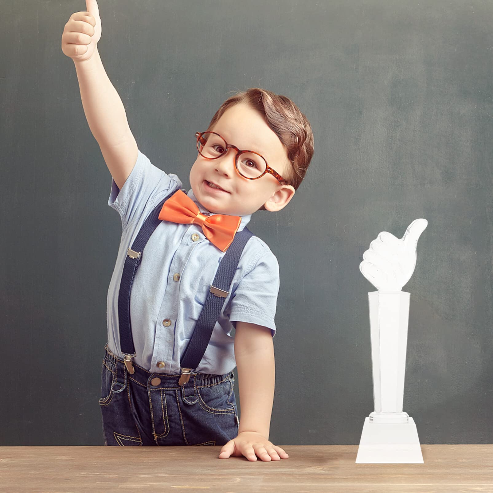 Trophée En Verre Forme Poignée De Main – Transparent, Léger, 9,8 X 9,3 Cm – Récompense Sportive, Scolaire, Fête – Pour Enfants