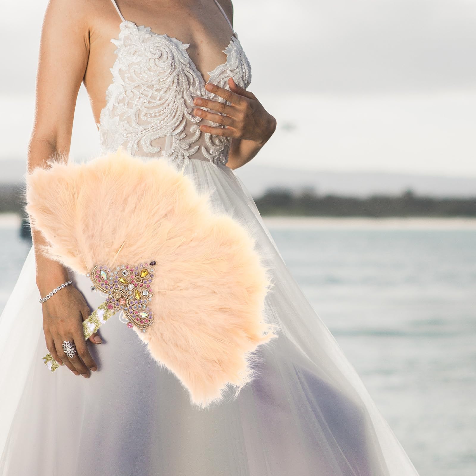 UKCOCO Accessorio Fotografico Elegante Ventaglio Fatto a Mano Strass in Plastica e Piume Beige per Sposa per Matrimoni e Cerimonie