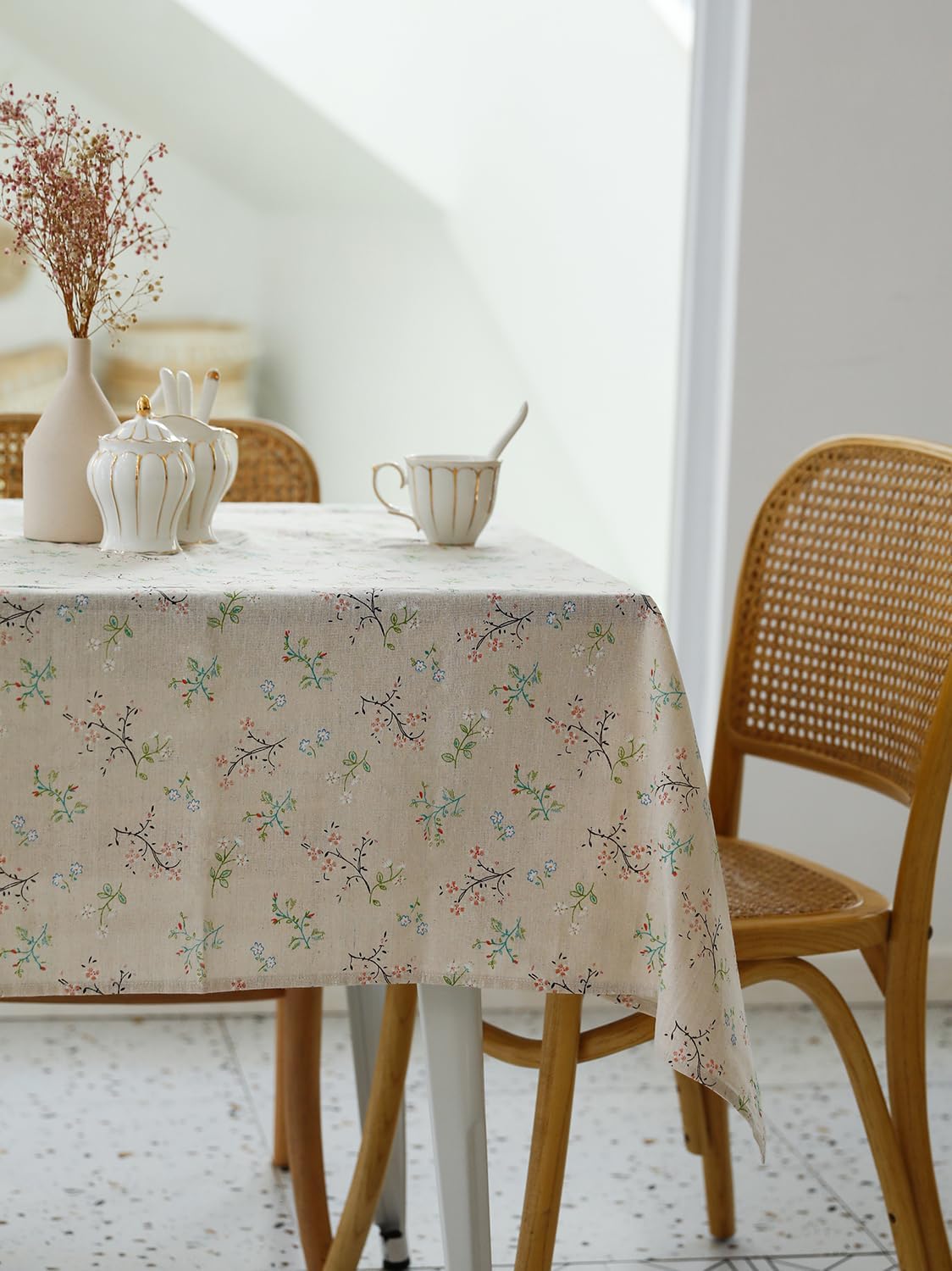 YiHomer Pastoral Rectangle Tablecloth - 60 x 84 Inch Table Cloth - Washable Table Cover with Dust-Proof Wrinkle Resistant for Restaurant, Picnic, Bistro, Indoor and Outdoor Dining, Gardenia - Image 3