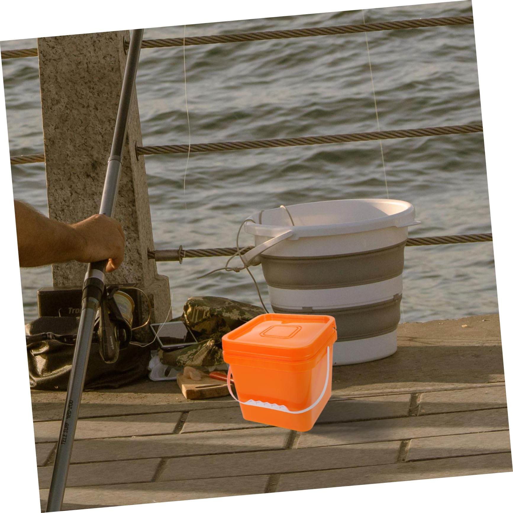 Seau carré avec couvercle et poignée - Seau de peinture en plastique pour peintre - Seau réutilisable pour le stockage de la peinture de l'eau - Récipient de peinture pratique pour