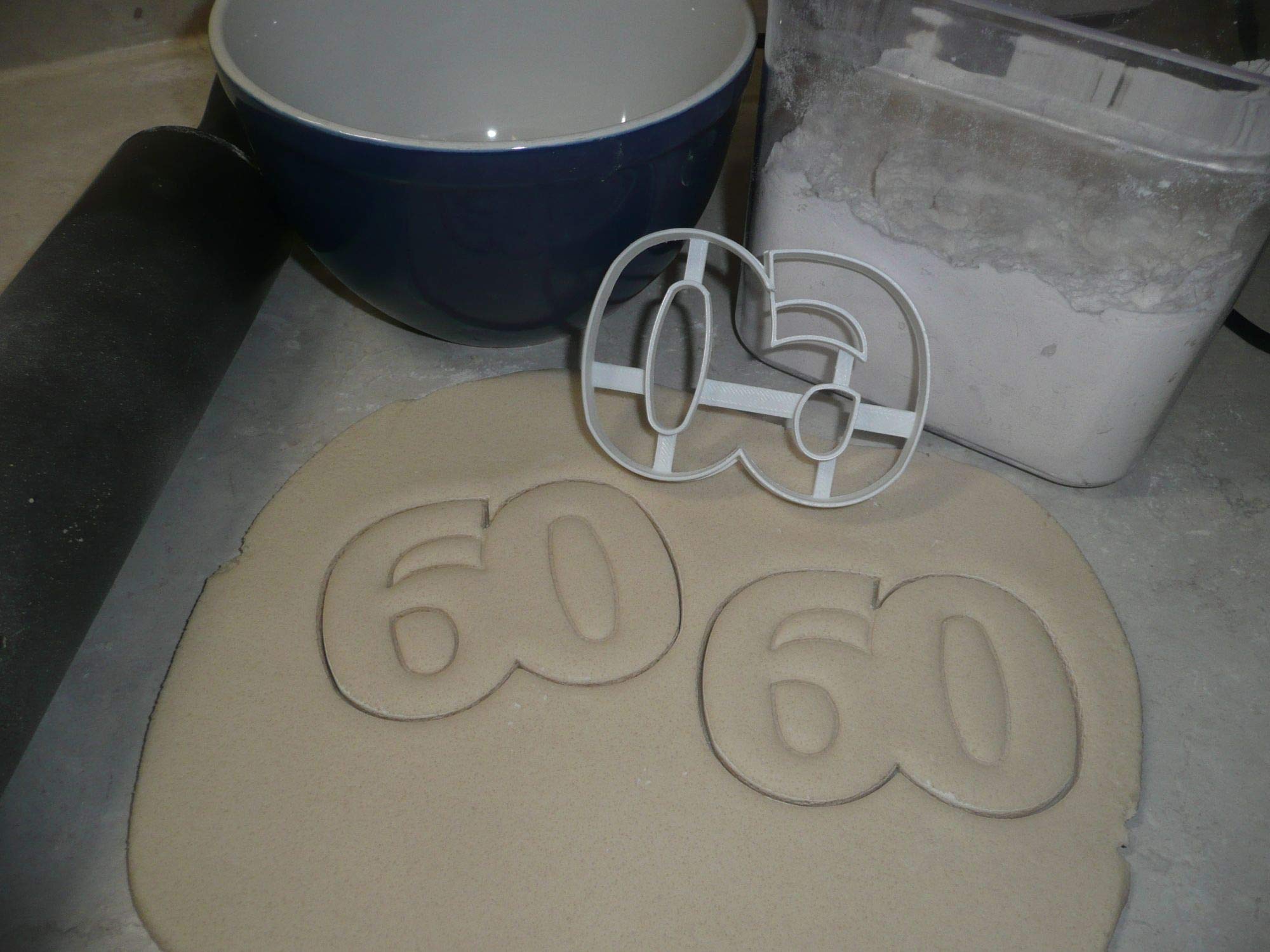 くっきっき　様 Amazon.com: NUMBER 60 SIXTY ANNIVERSARY BIRTHDAY EVENT COOKIE