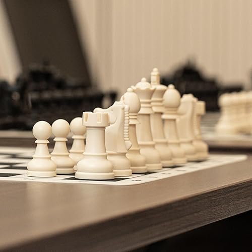 Miniatura 5 de A&A Juego de ajedrez  Tablero de ajedrez plegable de silicona de 15 x 15 pulgadas y piezas de plástico con peso de 3.25 pulgadas de altura King con