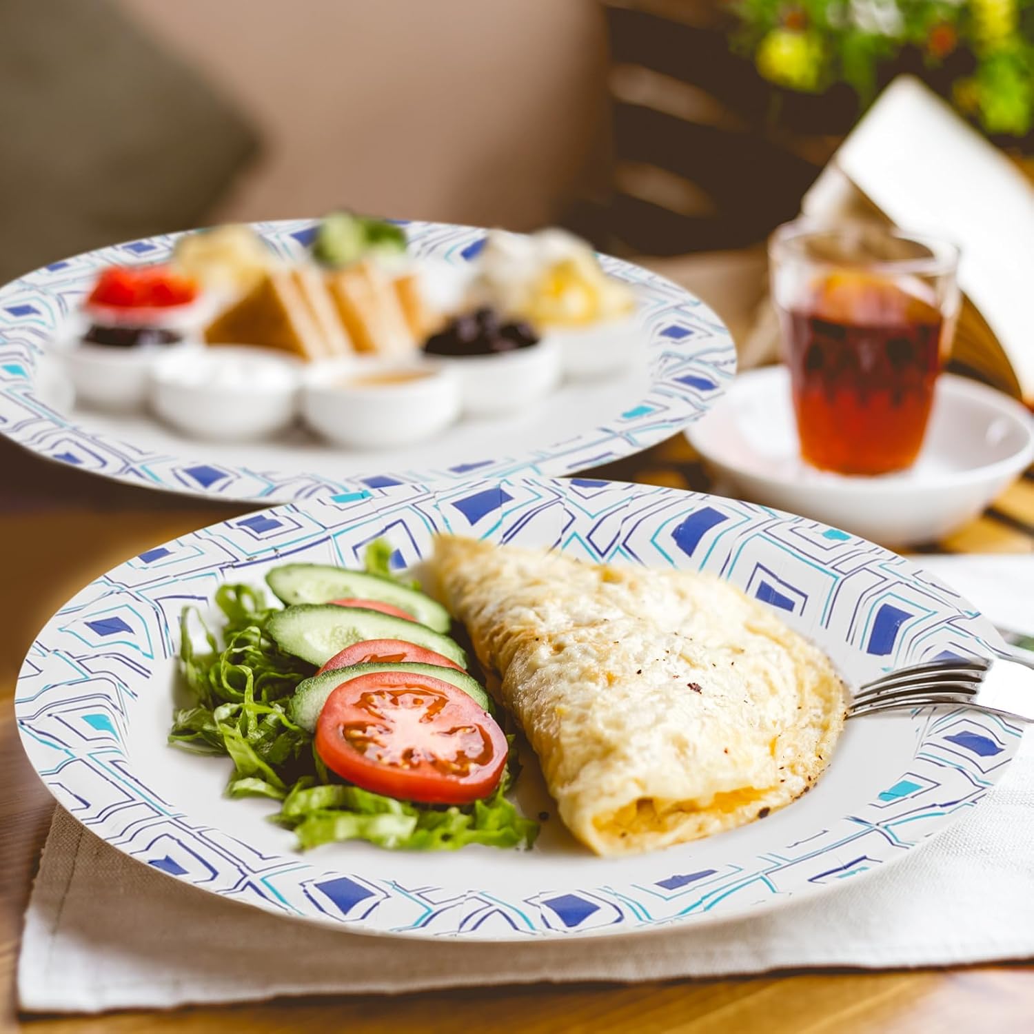 Lamosi 10 Inch Disposable Paper Plates 140 Pack, Printed Large Soak and Cut Proof for Picnic, Party and Daily Use
