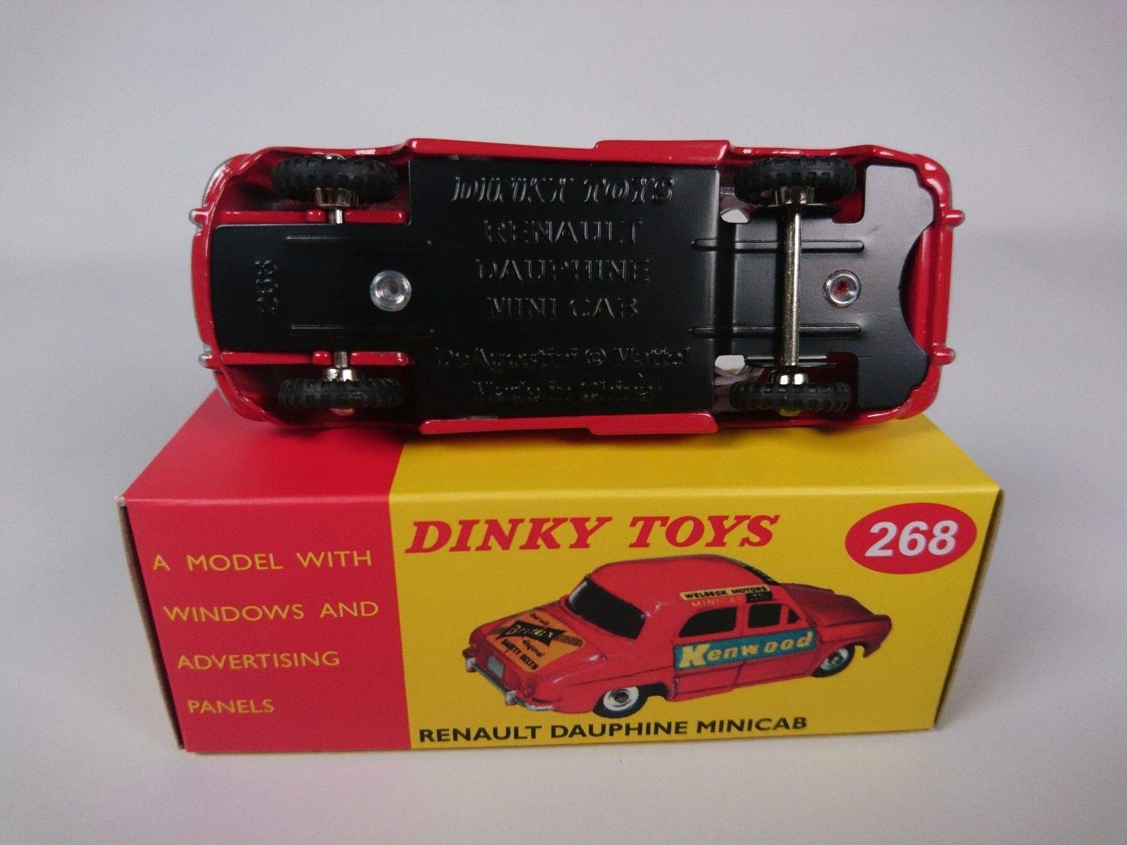 Dinky Toys Renault Dauphine 24E – Miniature Ancienne En Boîte