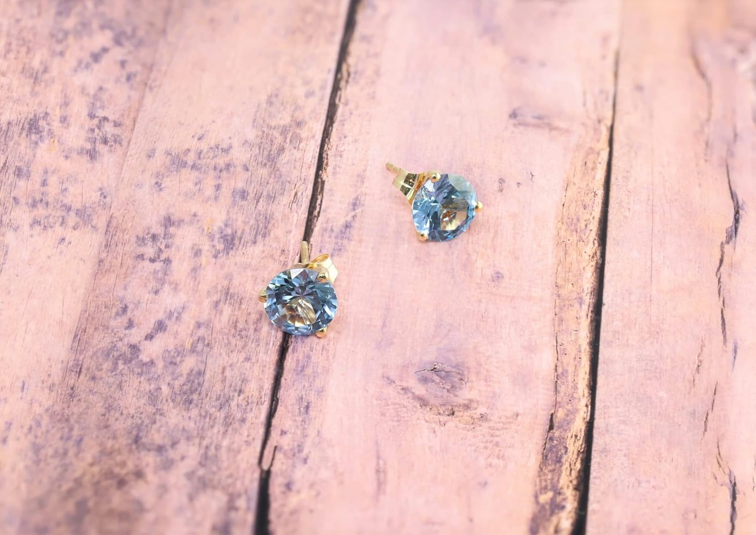 14K Yellow Gold 7mm Simulated Aquamarine/Emerald Martini Stud Earrings